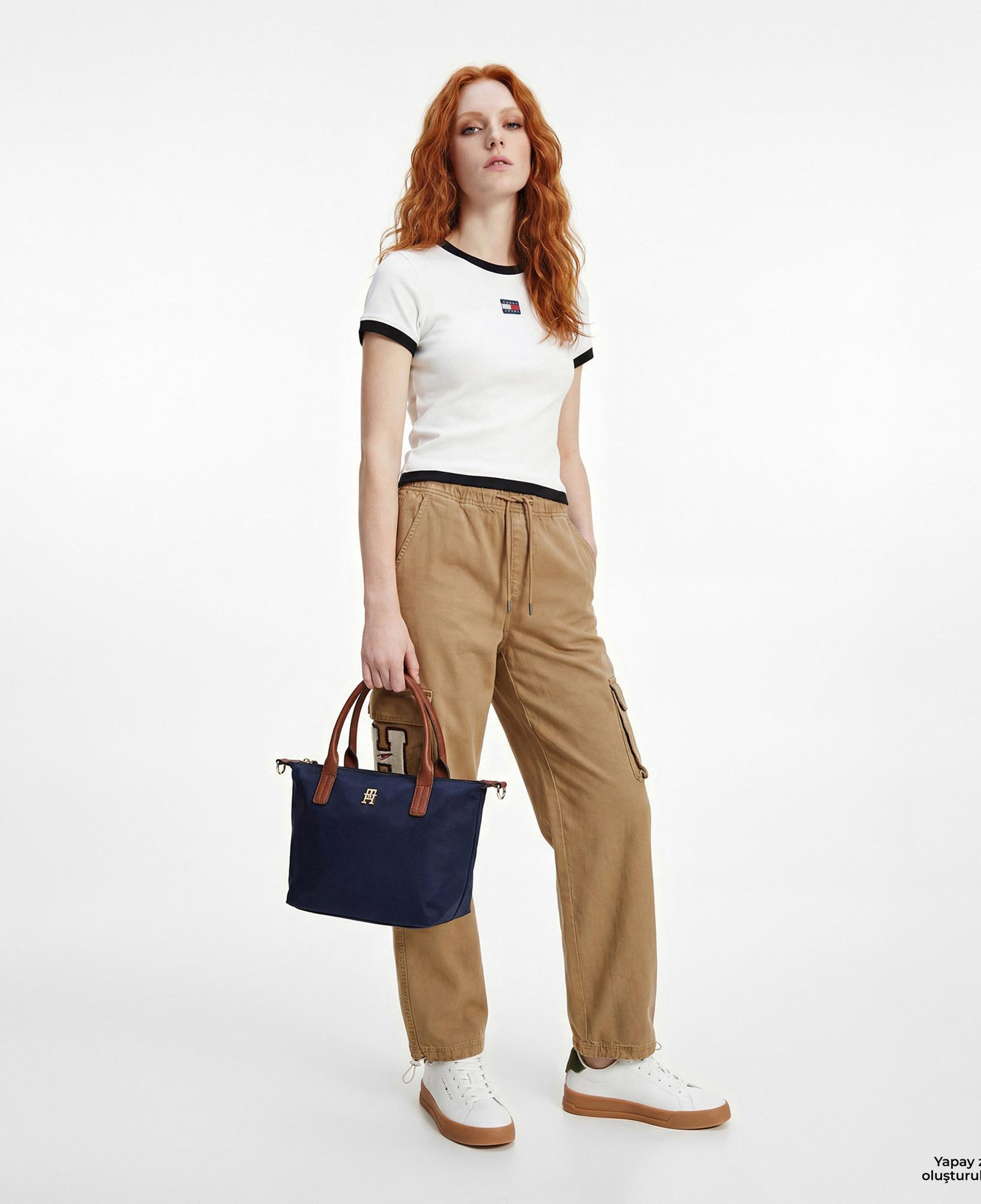 Tommy Hilfiger Badge Kadın Beyaz T-Shirt