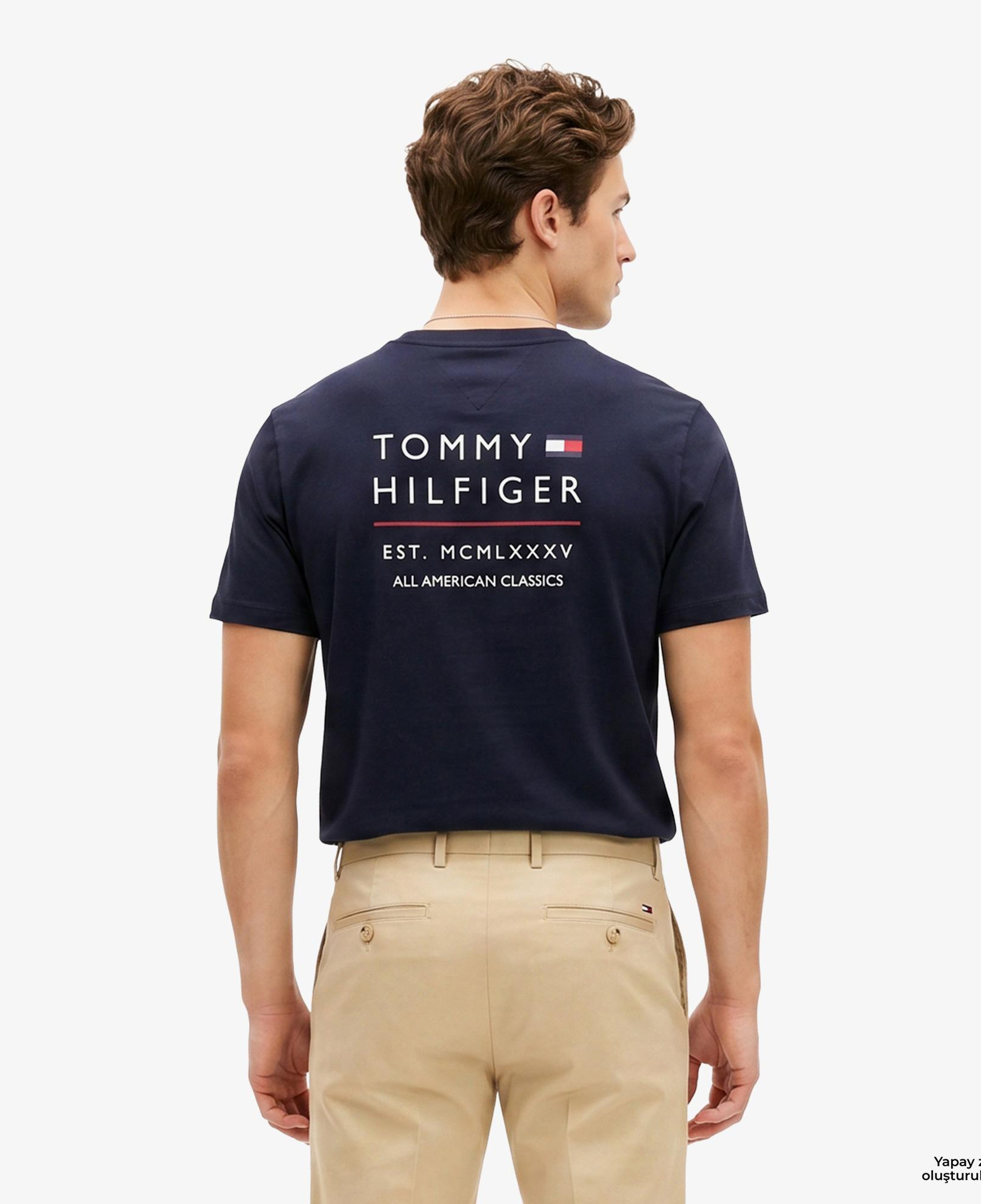 Tommy Hilfiger Brand Love Erkek Lacivert T-Shirt