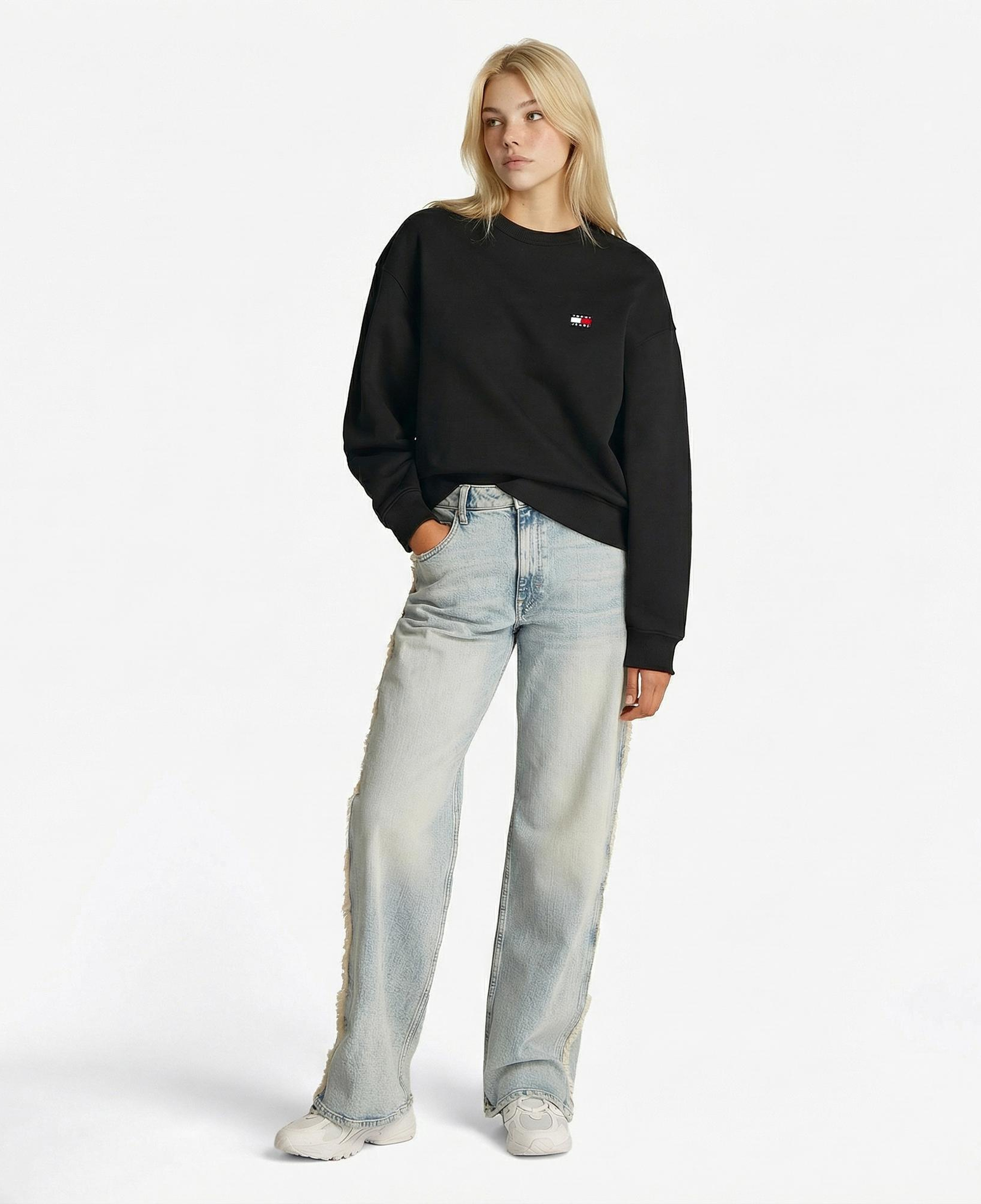 Tommy Jeans Bxy Badge Crew Kadın Siyah Sweatshirt