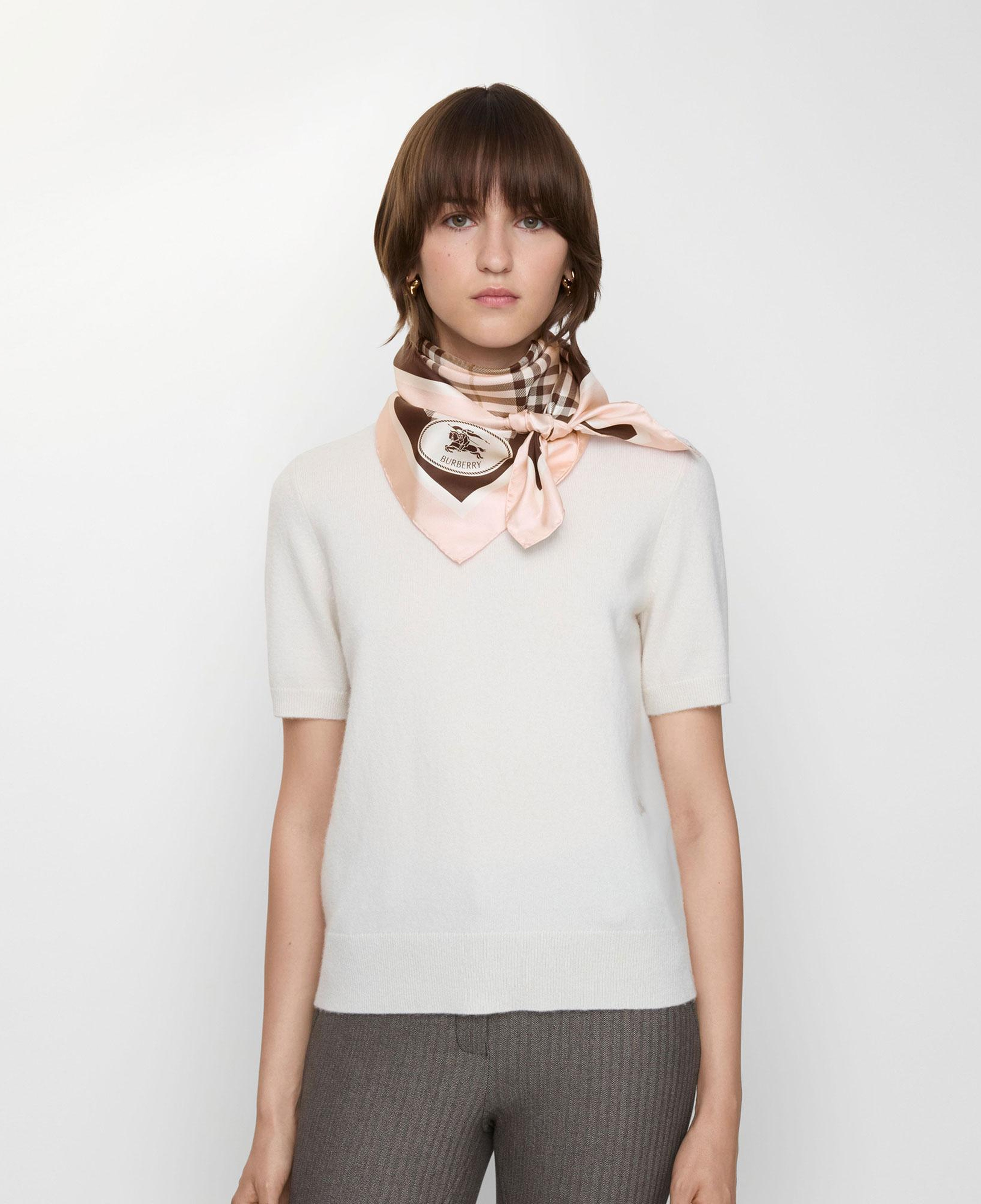 Burberry Med Check Border Kadın Pembe Eşarp