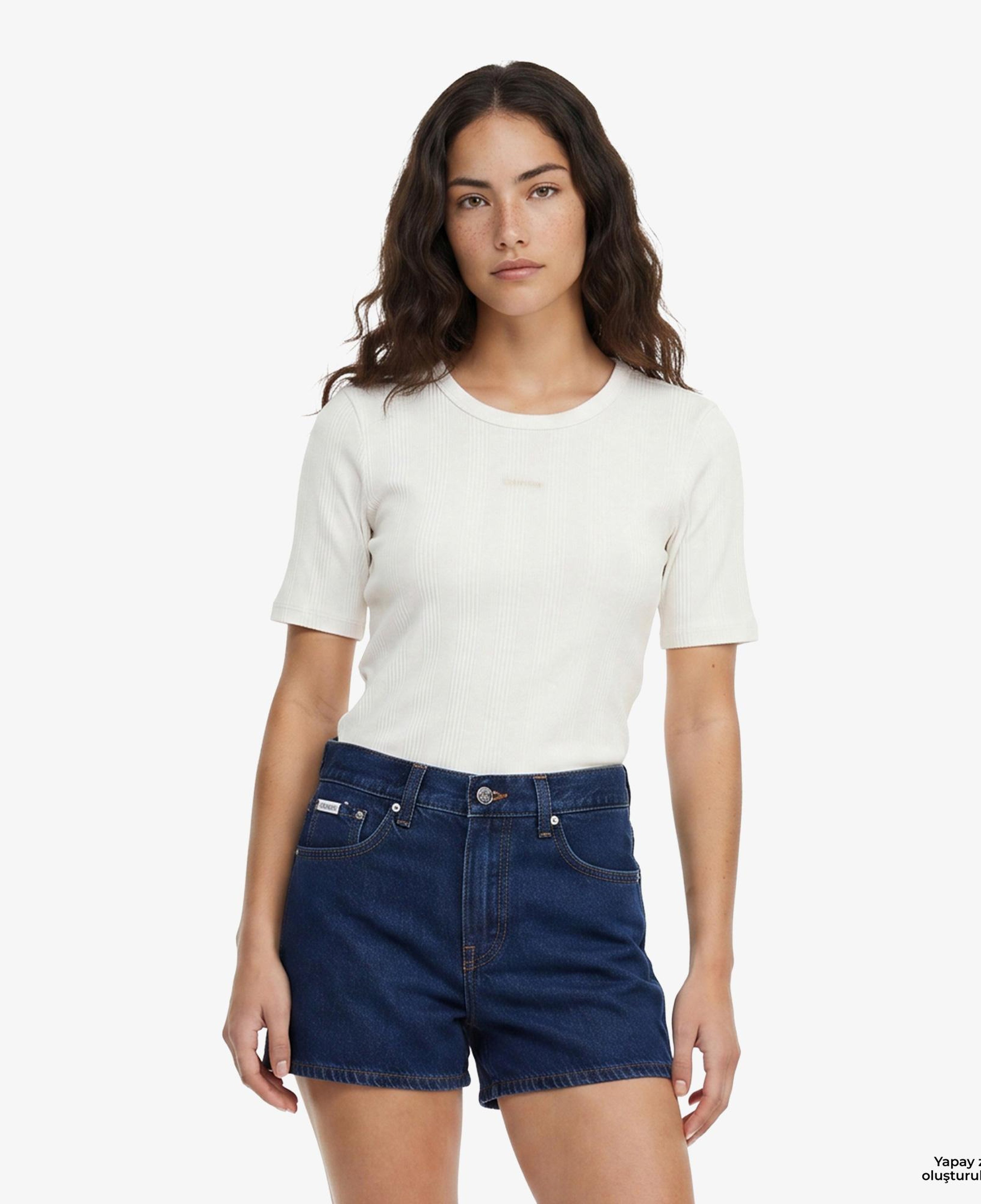 Calvin Klein Varigated Nano Logo Cneck Kadın Beyaz T-Shirt