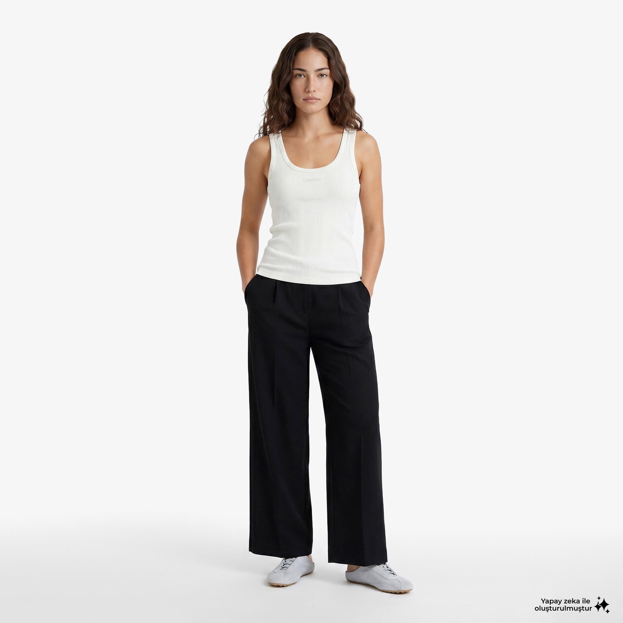 Calvin Klein Varigated Nano Logo Kadın Beyaz Kolsuz T-Shirt