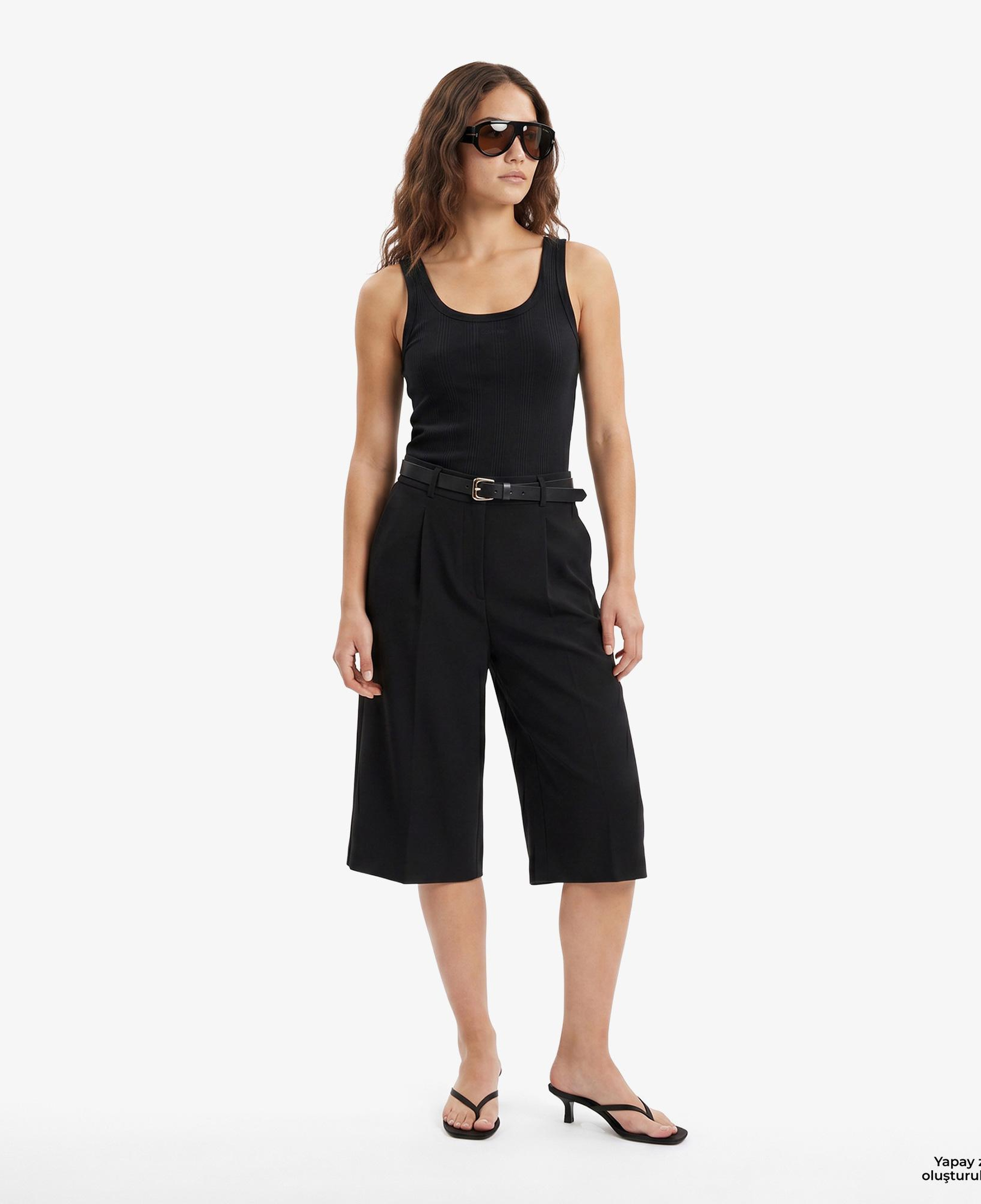 Calvin Klein Varigated Nano Logo Kadın Siyah Kolsuz T-Shirt