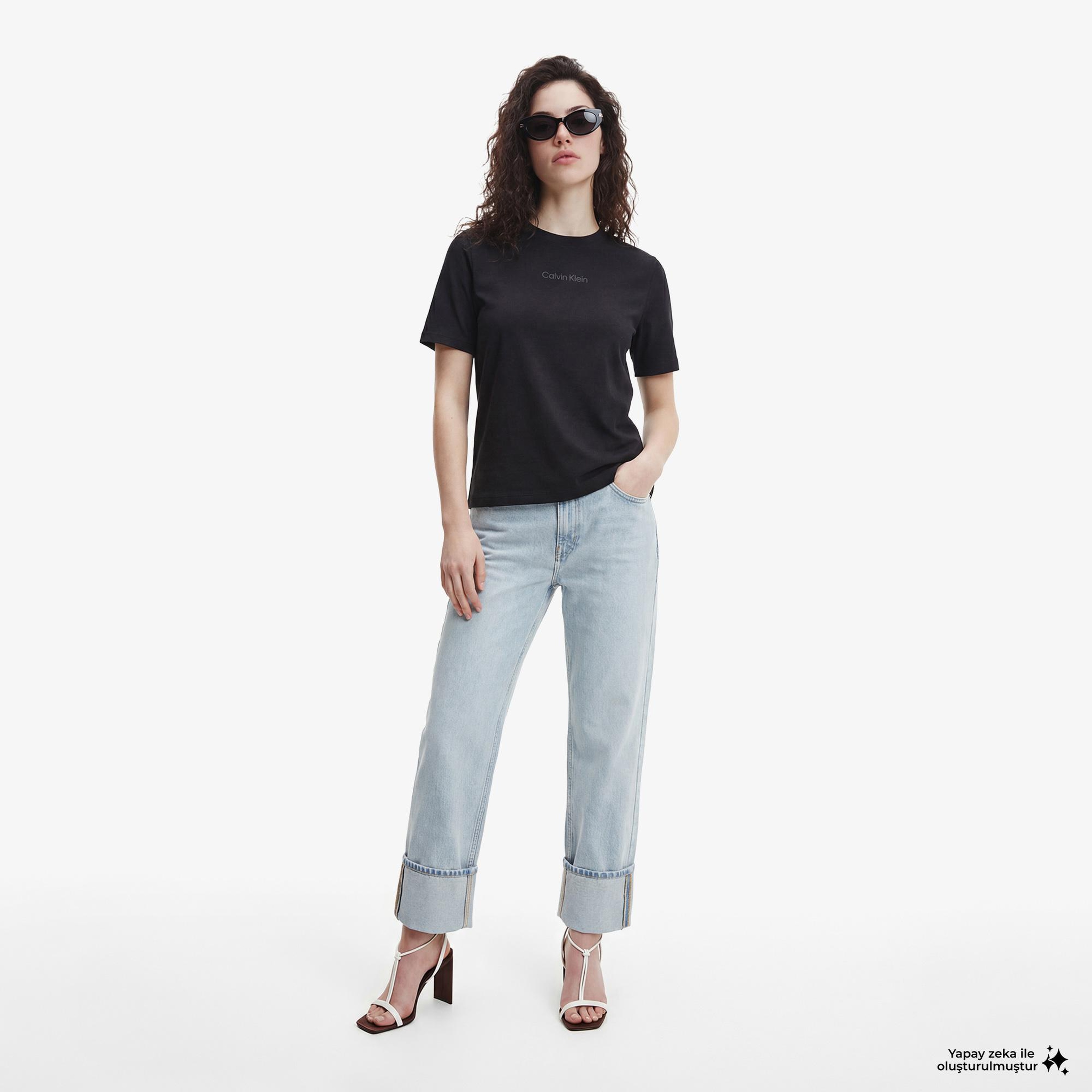 Calvin Klein Classic 20S Logo Grap Kadın Siyah T-Shirt