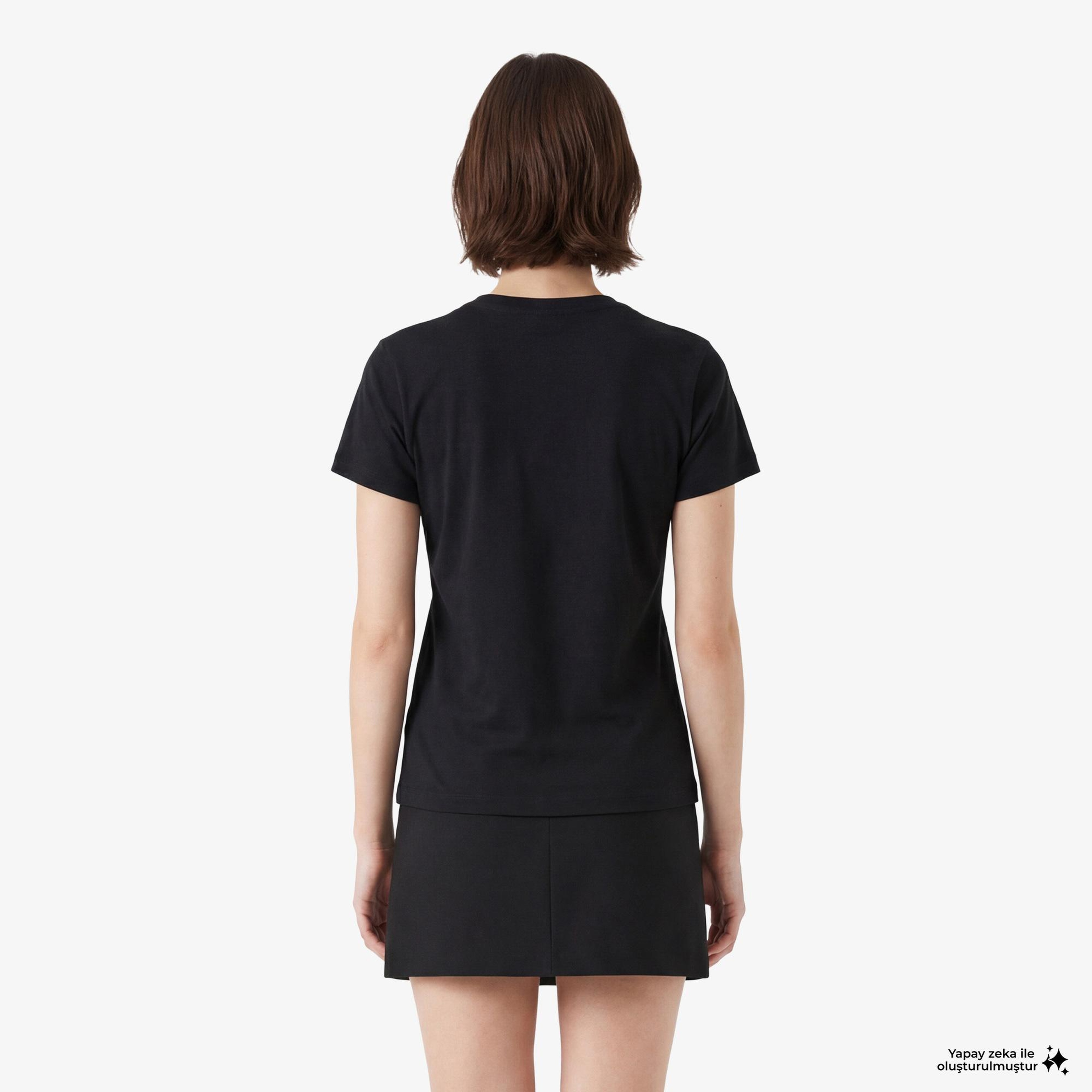 Guess Colette Aktif Slim Fit Kadın Krem T-Shirt