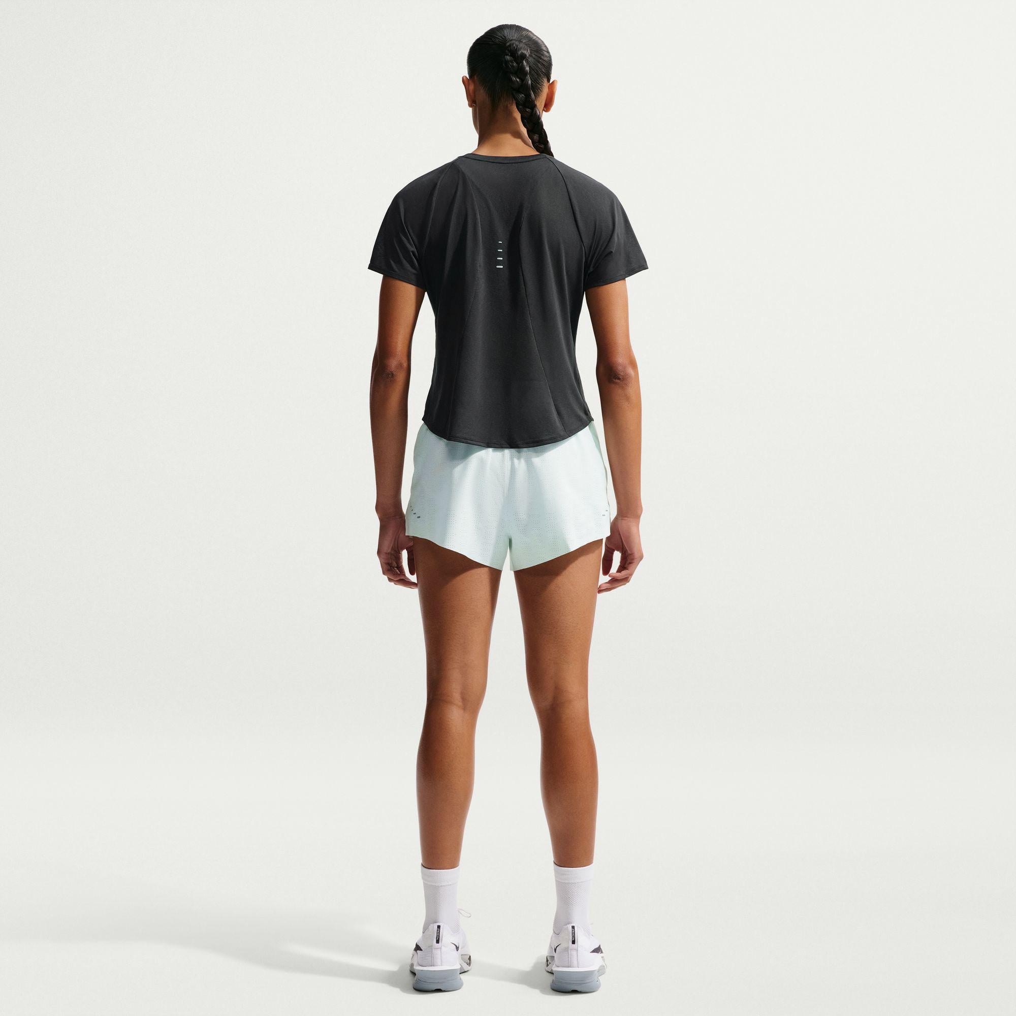 Nike Swift Breathe Kadın Siyah T-Shirt