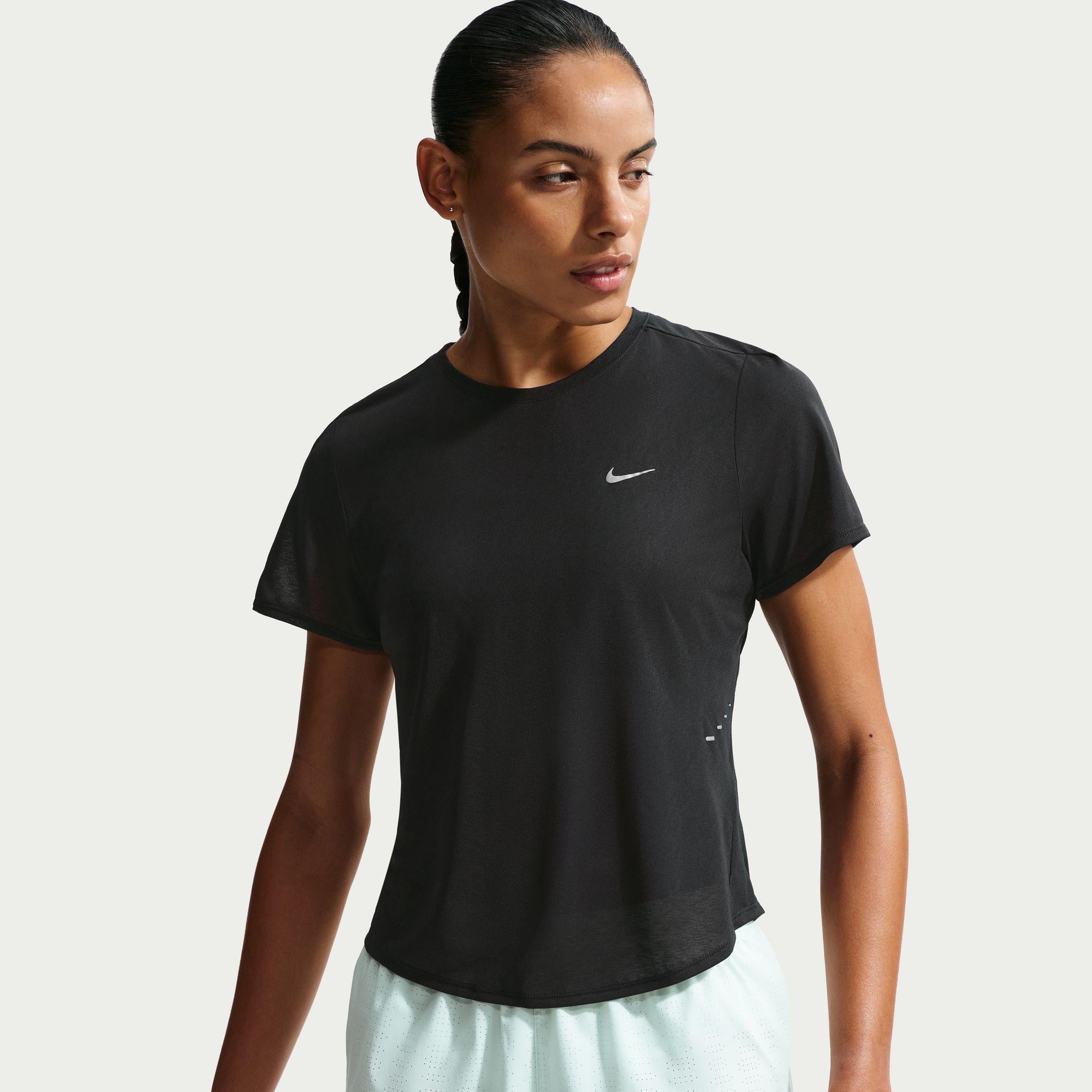 Nike Swift Breathe Kadın Siyah T-Shirt