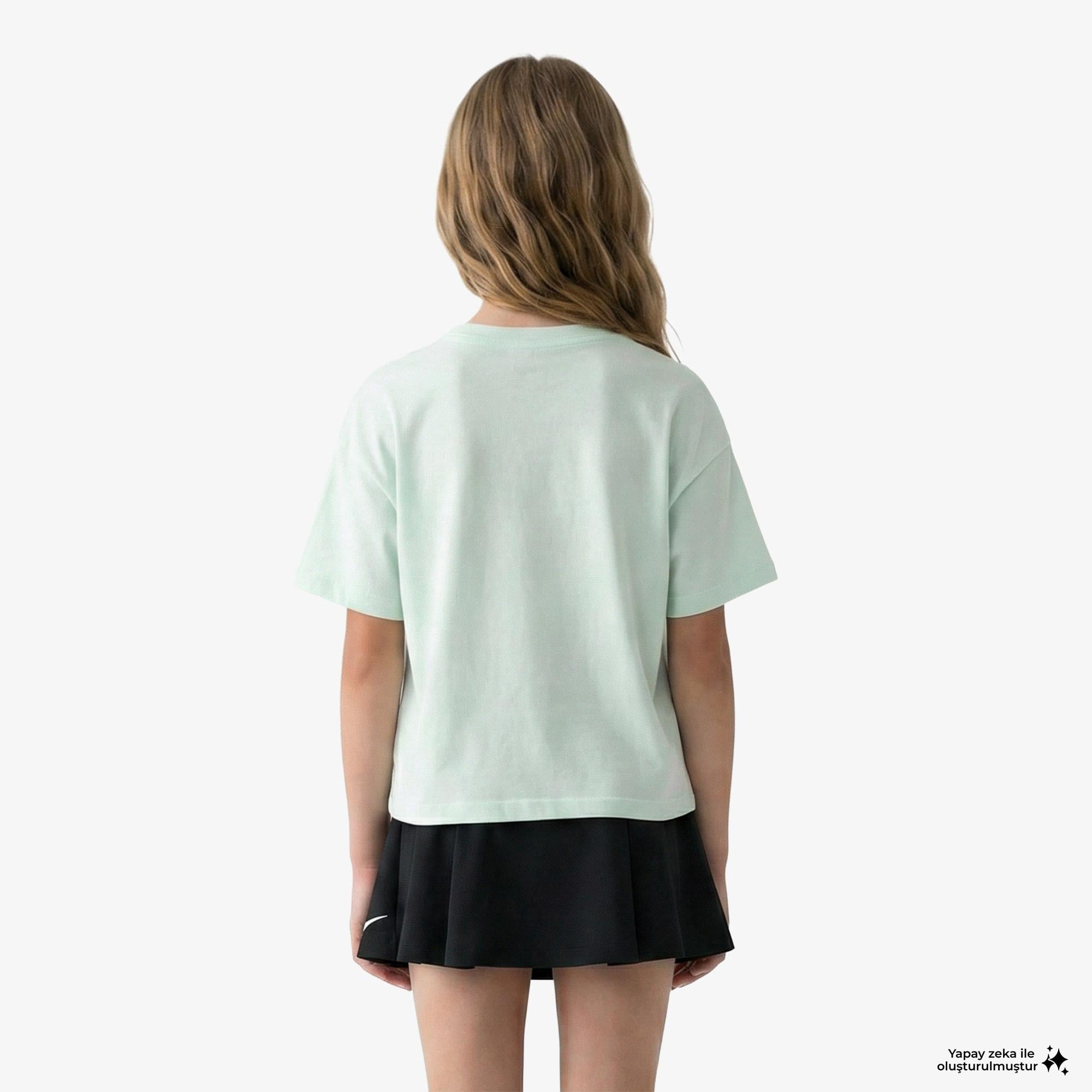 Nike Sportswear Essential Çocuk Yeşil T-Shirt