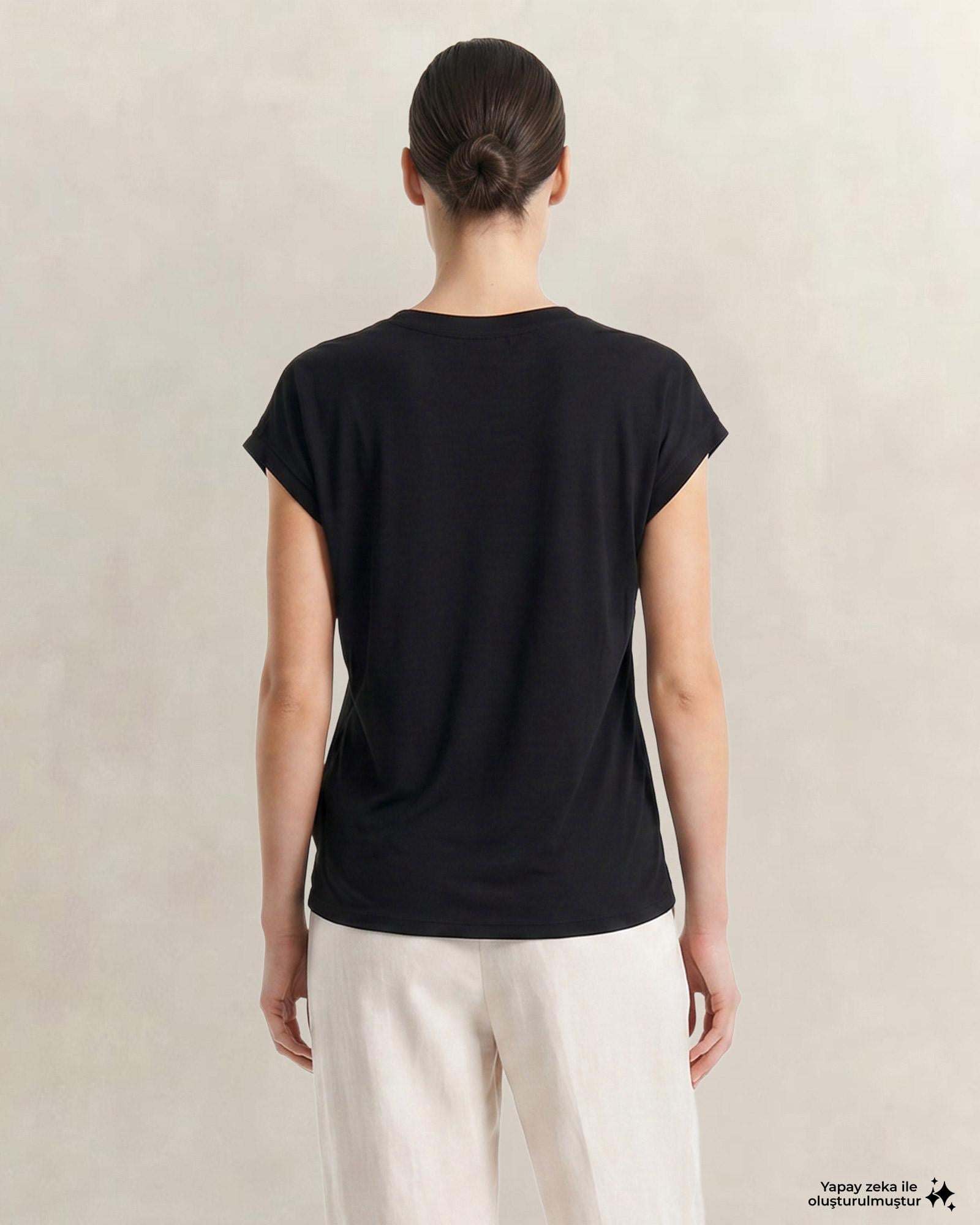 GANT Kadın Siyah V Yaka Regular Fit T-Shirt