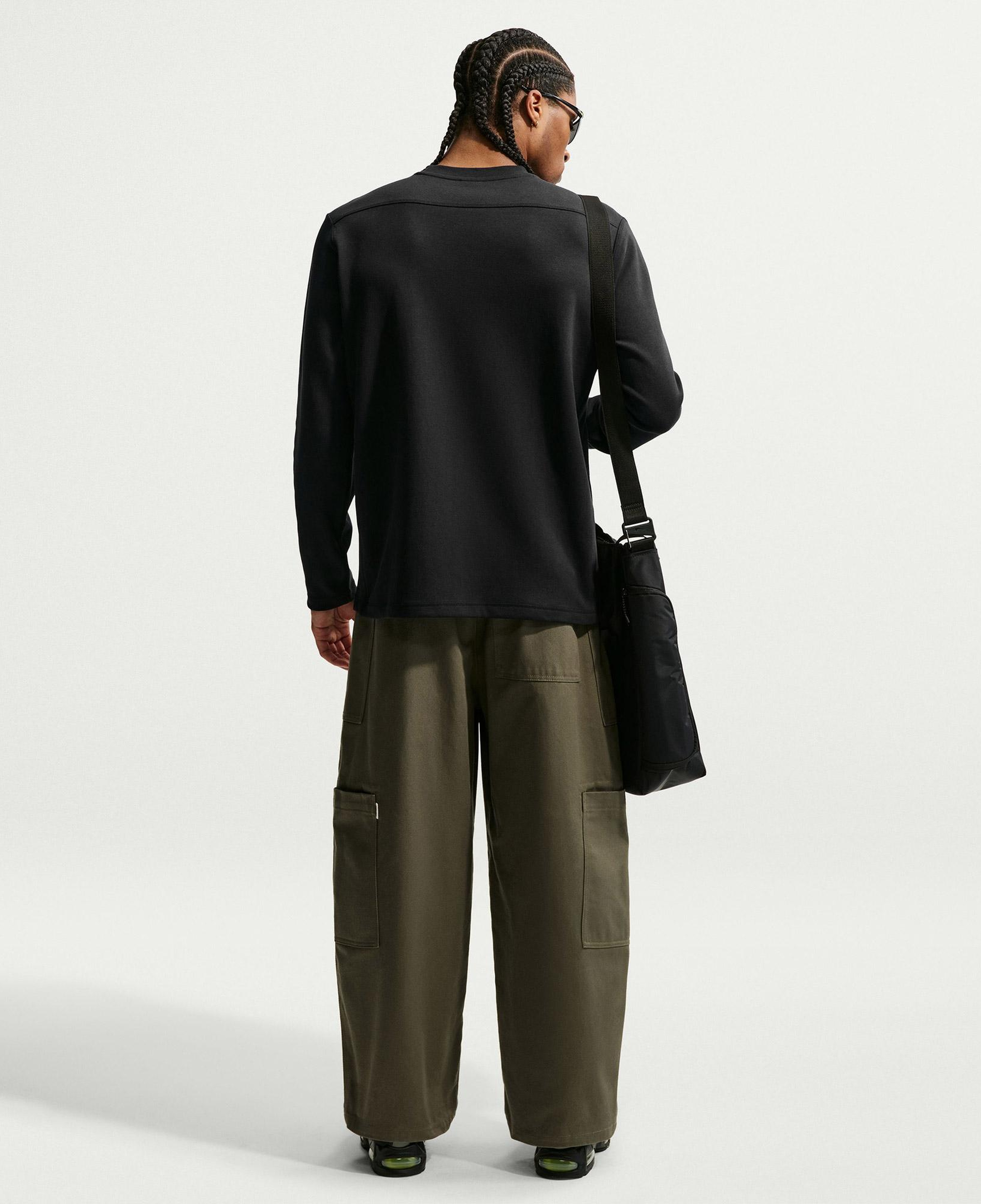Nike Sportswear Club Varsity Erkek Siyah Uzun Kollu T-Shirt