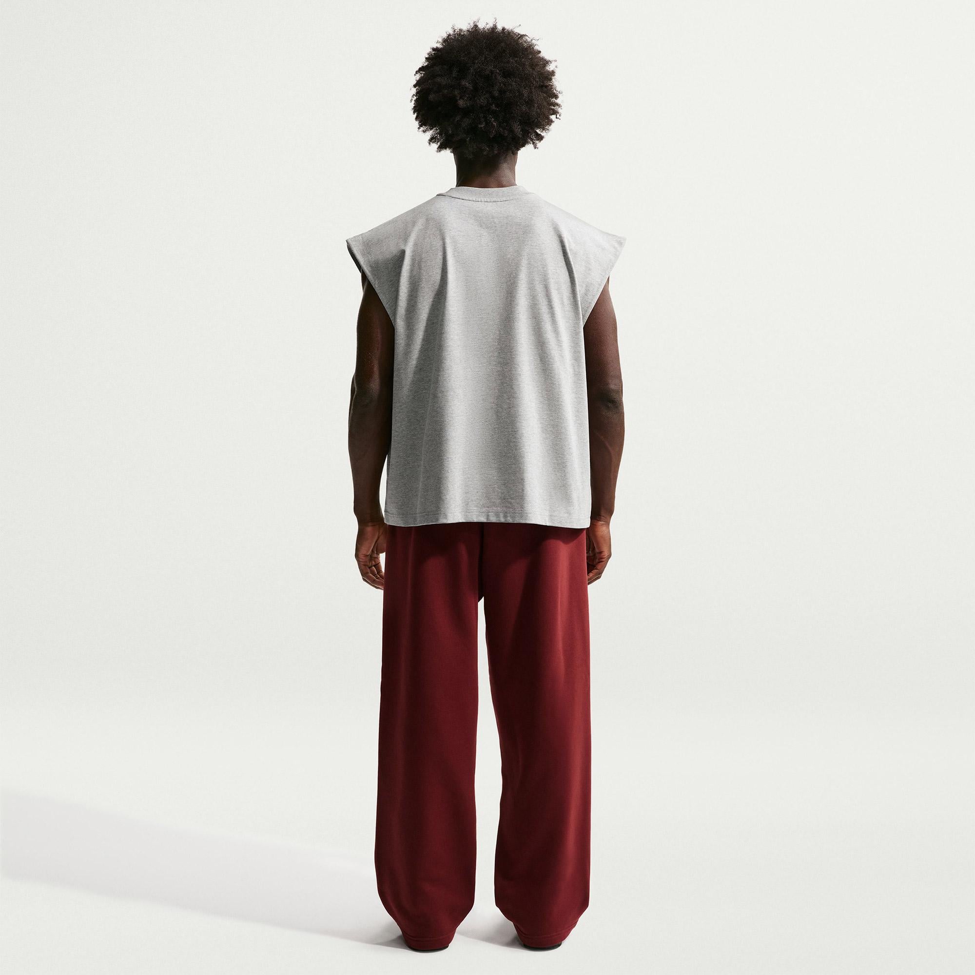 Nike Standard Issue Dri-Fit Erkek Gri Kolsuz T-Shirt