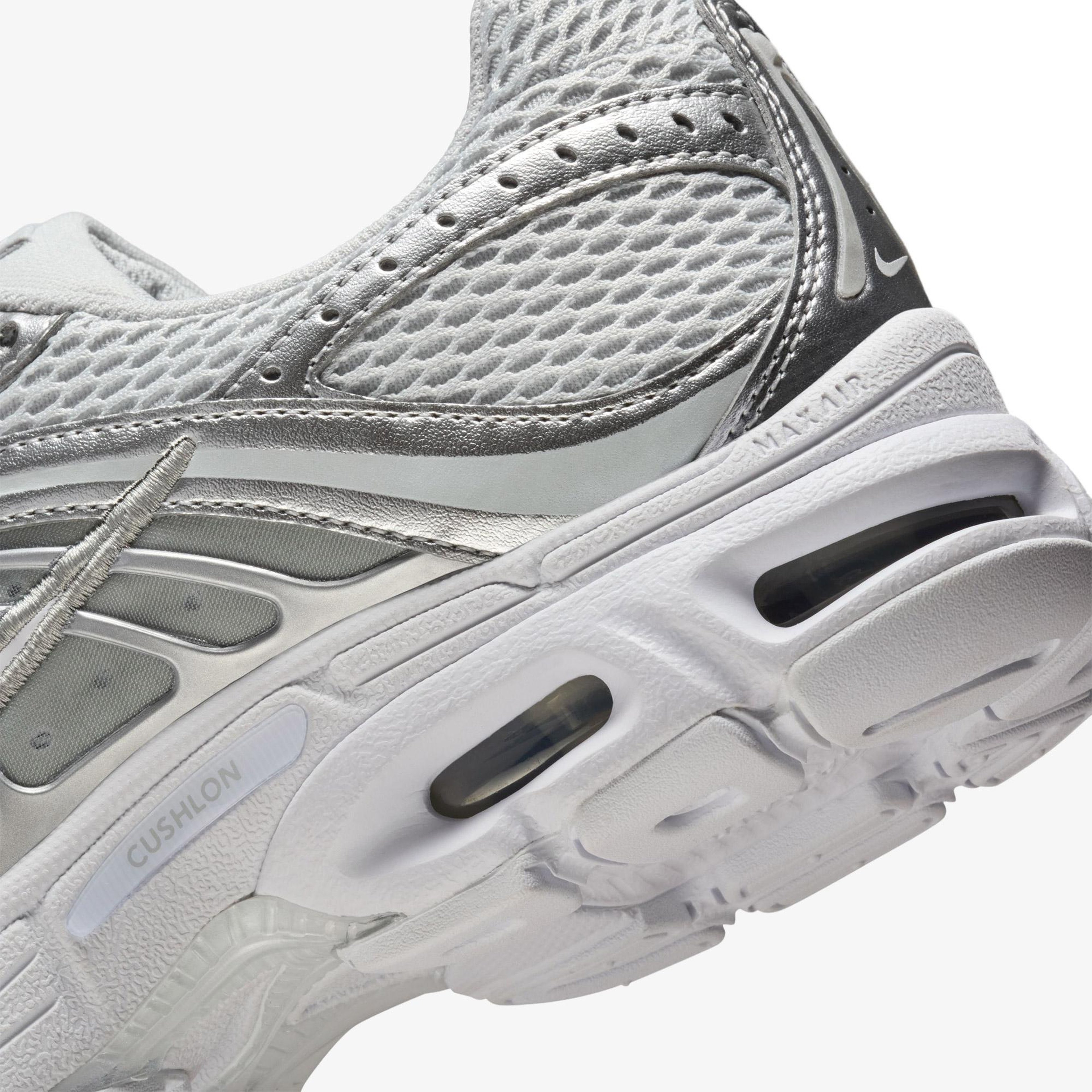 Nike Air Max Moto 2K Kadın Gri Spor Ayakkabı