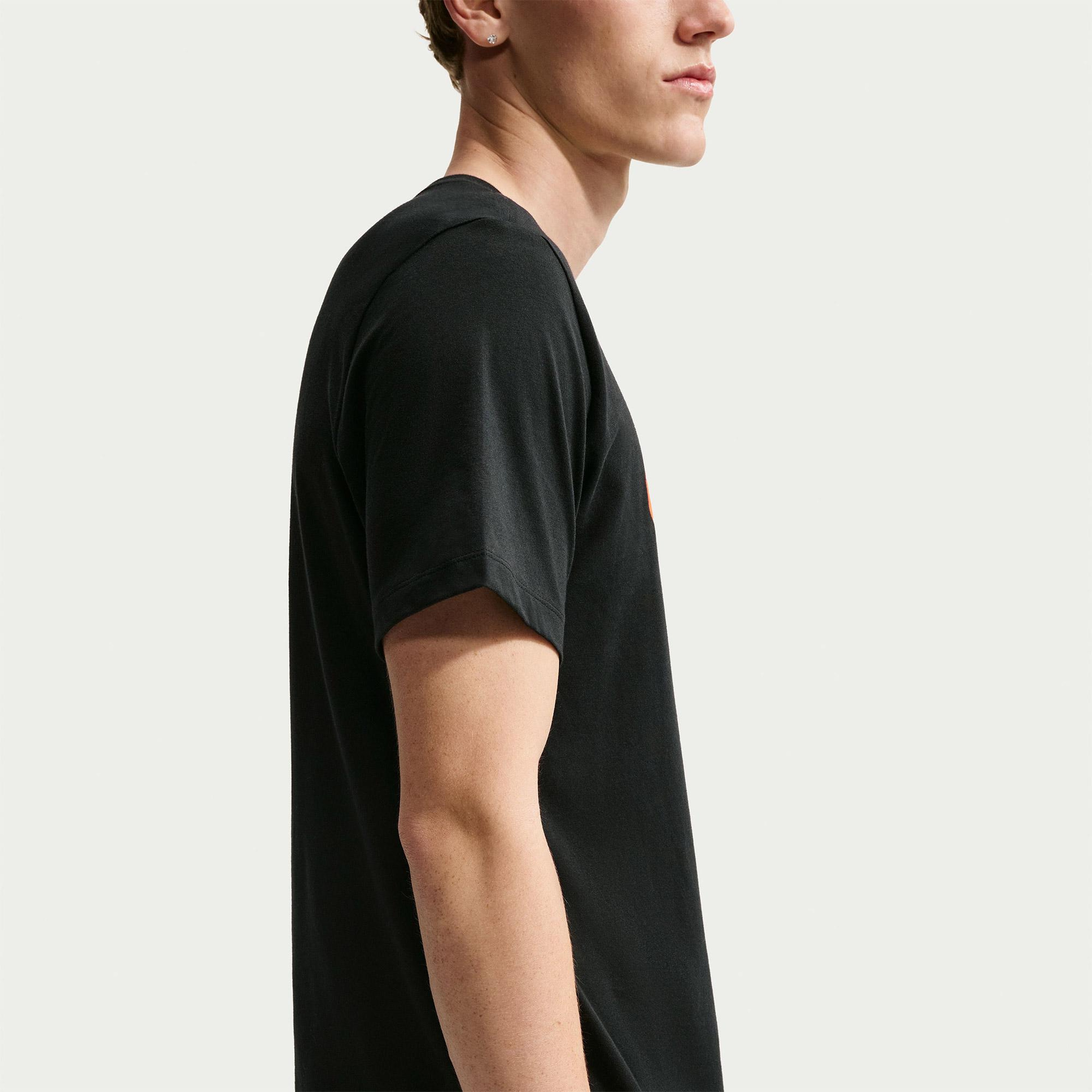 Nike Sportswear Club Brand Erkek Siyah T-Shirt