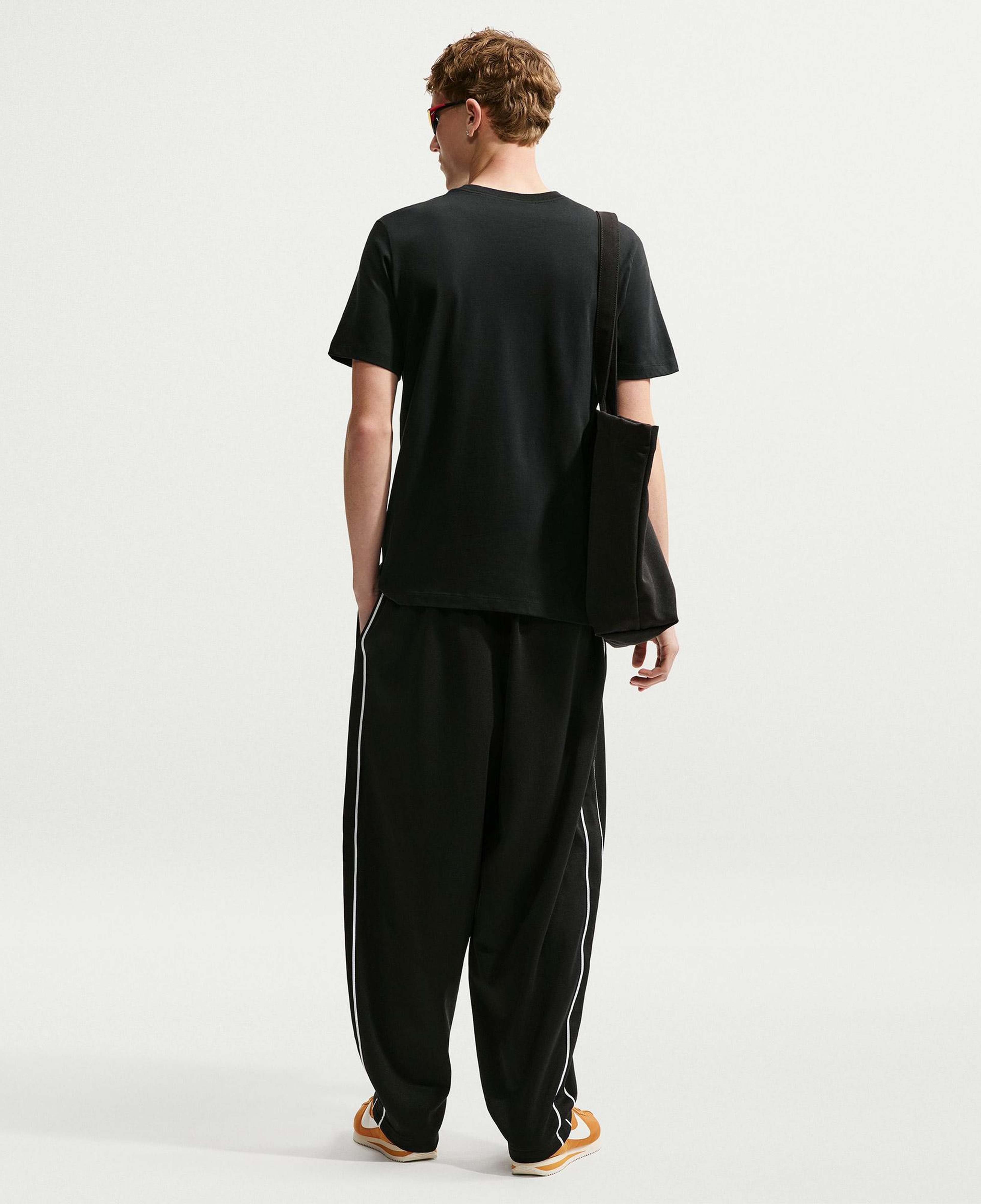 Nike Sportswear Club Brand Erkek Siyah T-Shirt