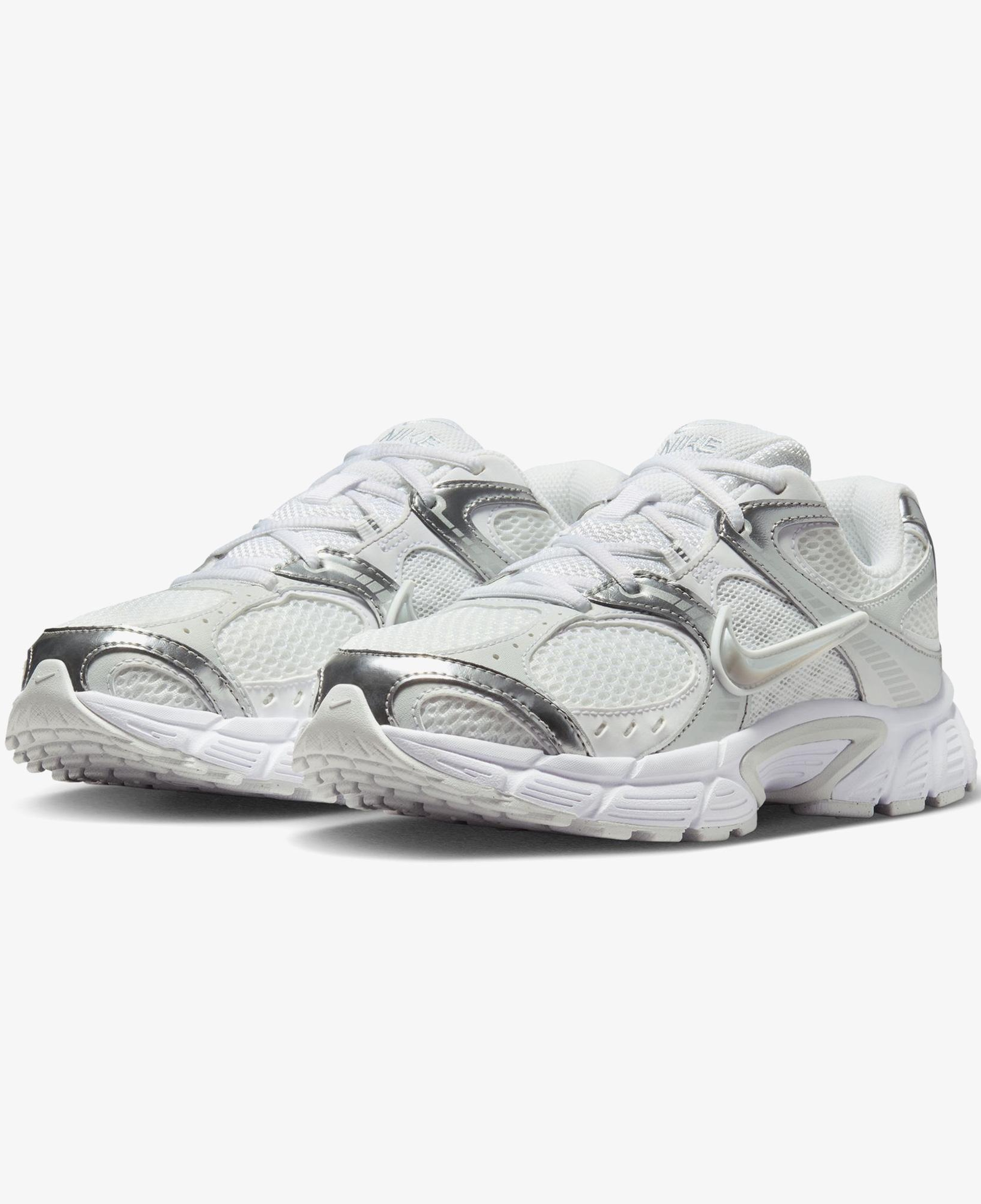 Nike V5 RNR Kadın Gri Spor Ayakkabı