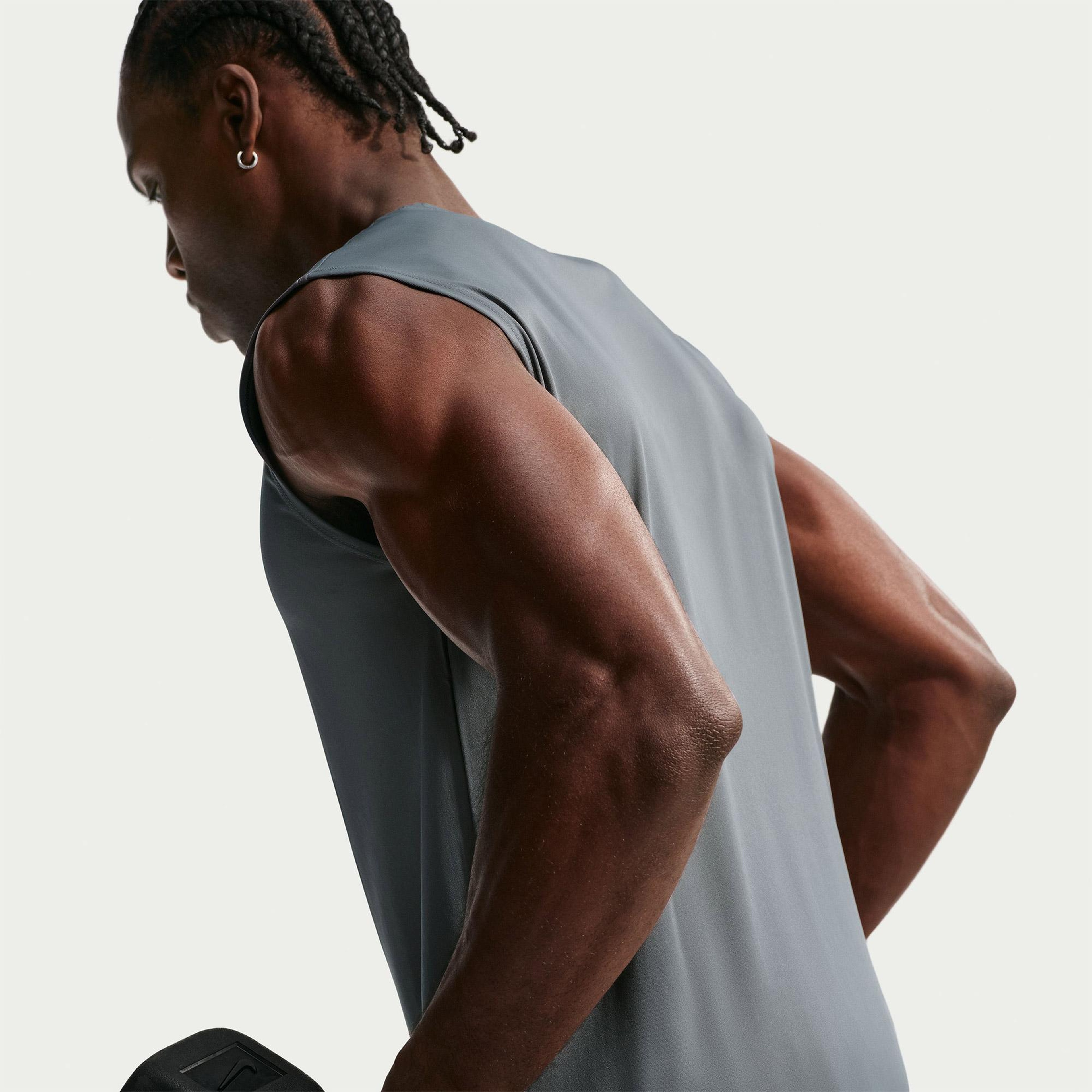 Nike Dri-Fit Sleeveless Flex Erkek Gri T-Shirt
