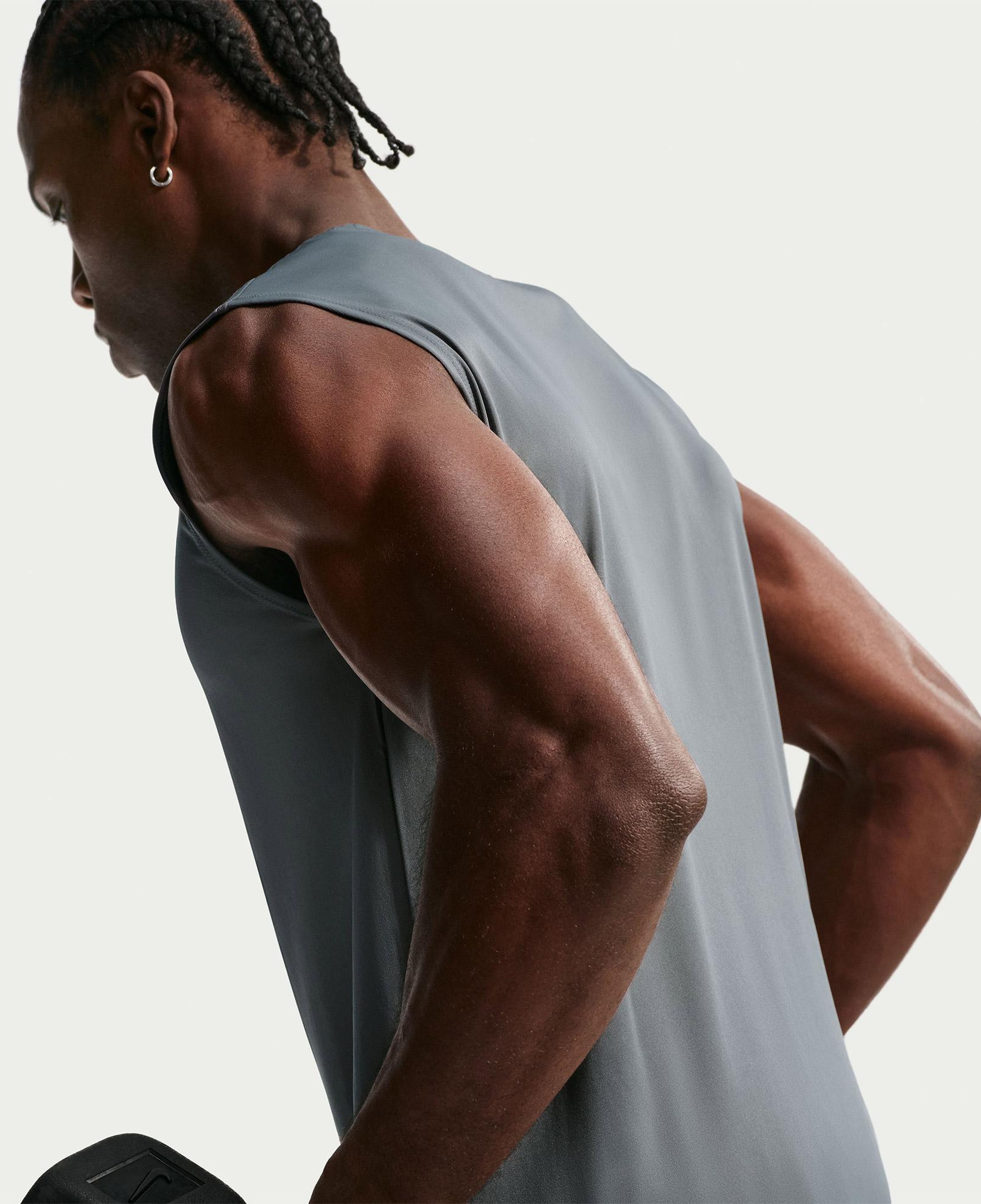 Nike Dri-Fit Sleeveless Flex Erkek Gri T-Shirt