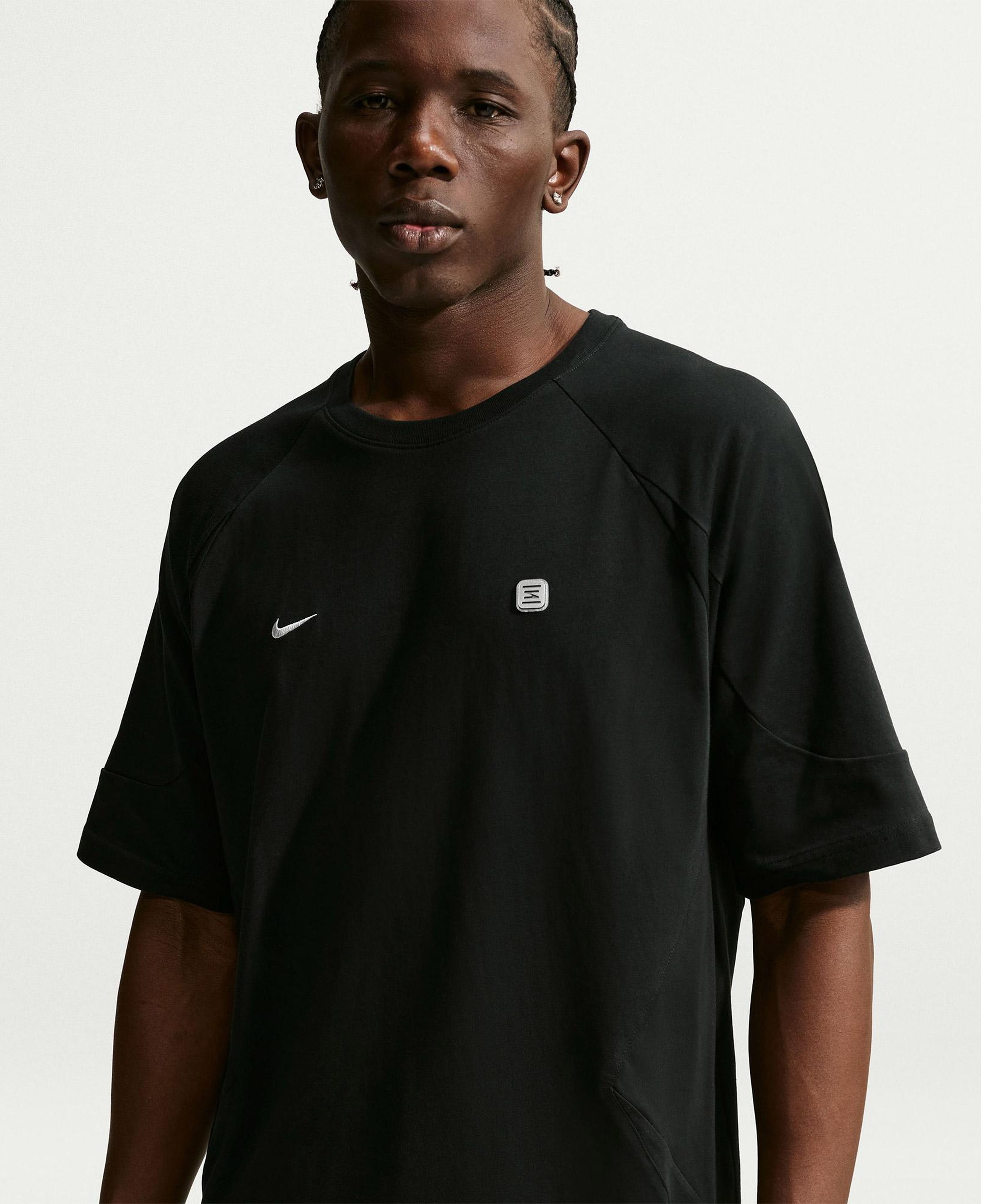 Nike Sportswear Erkek Siyah T-Shirt