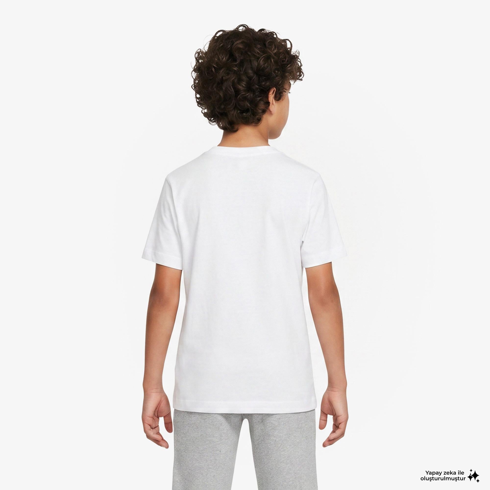 Nike Sportswear Futura Çocuk Beyaz T-Shirt