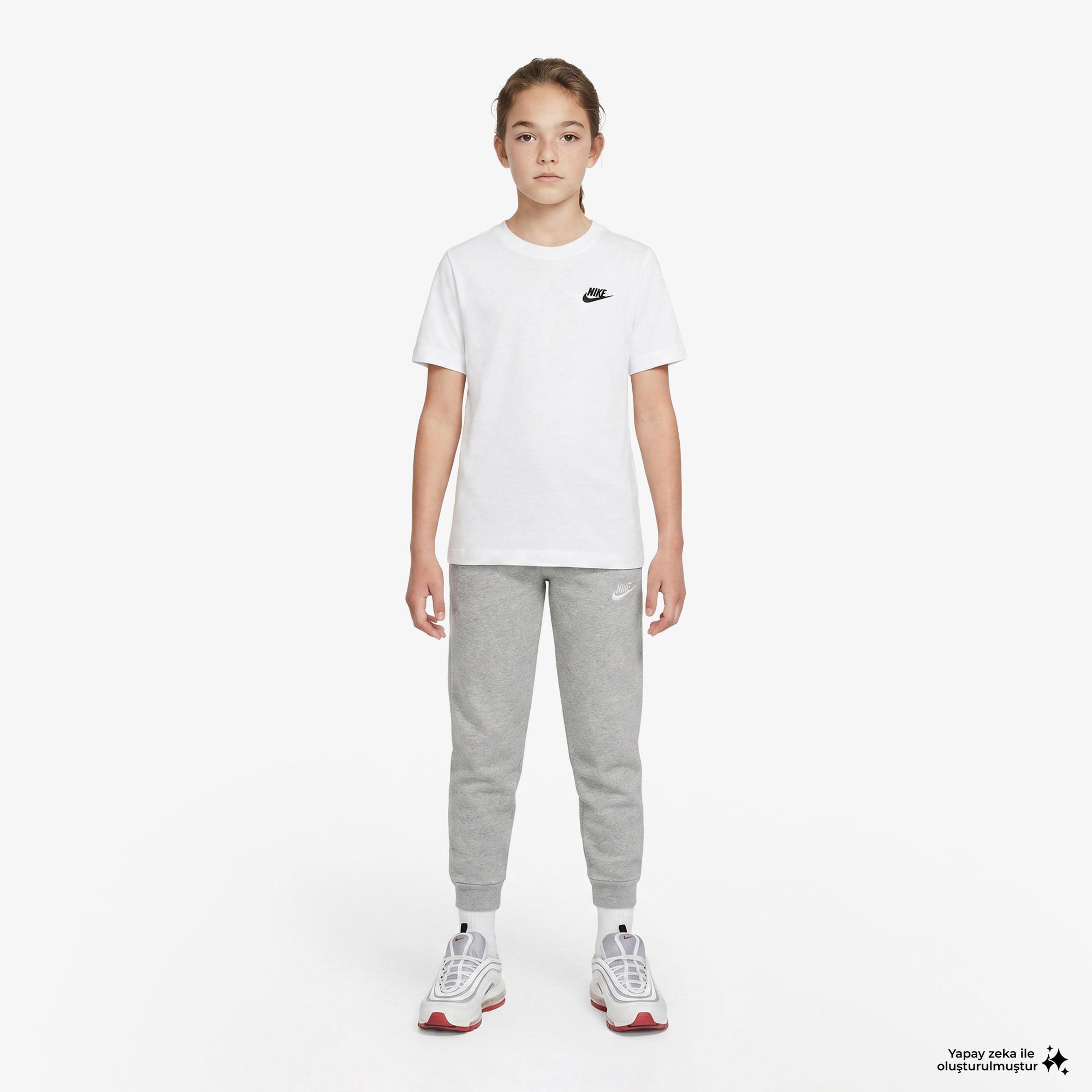 Nike Sportswear Futura Çocuk Beyaz T-Shirt