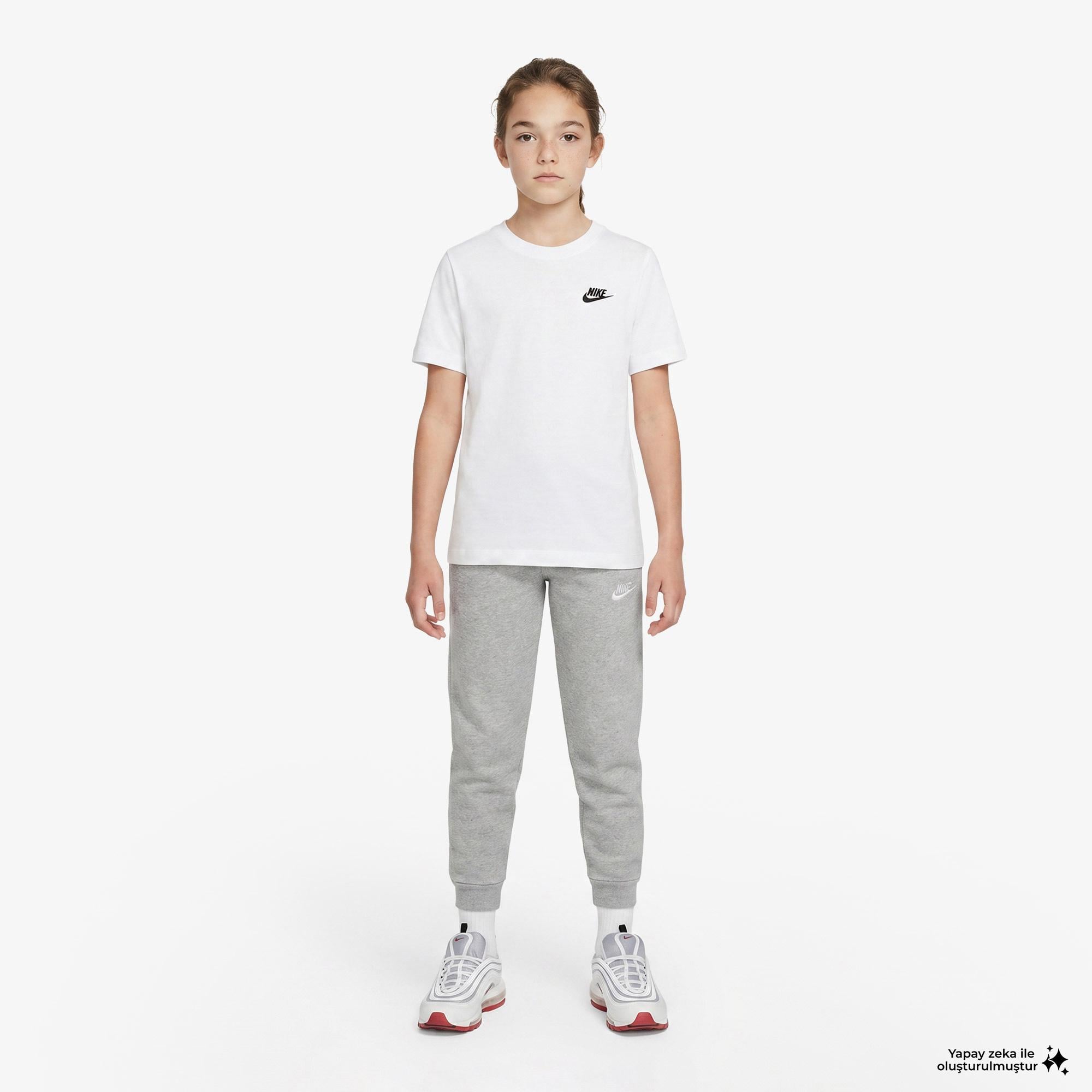 Nike Sportswear Futura Çocuk Beyaz T-Shirt