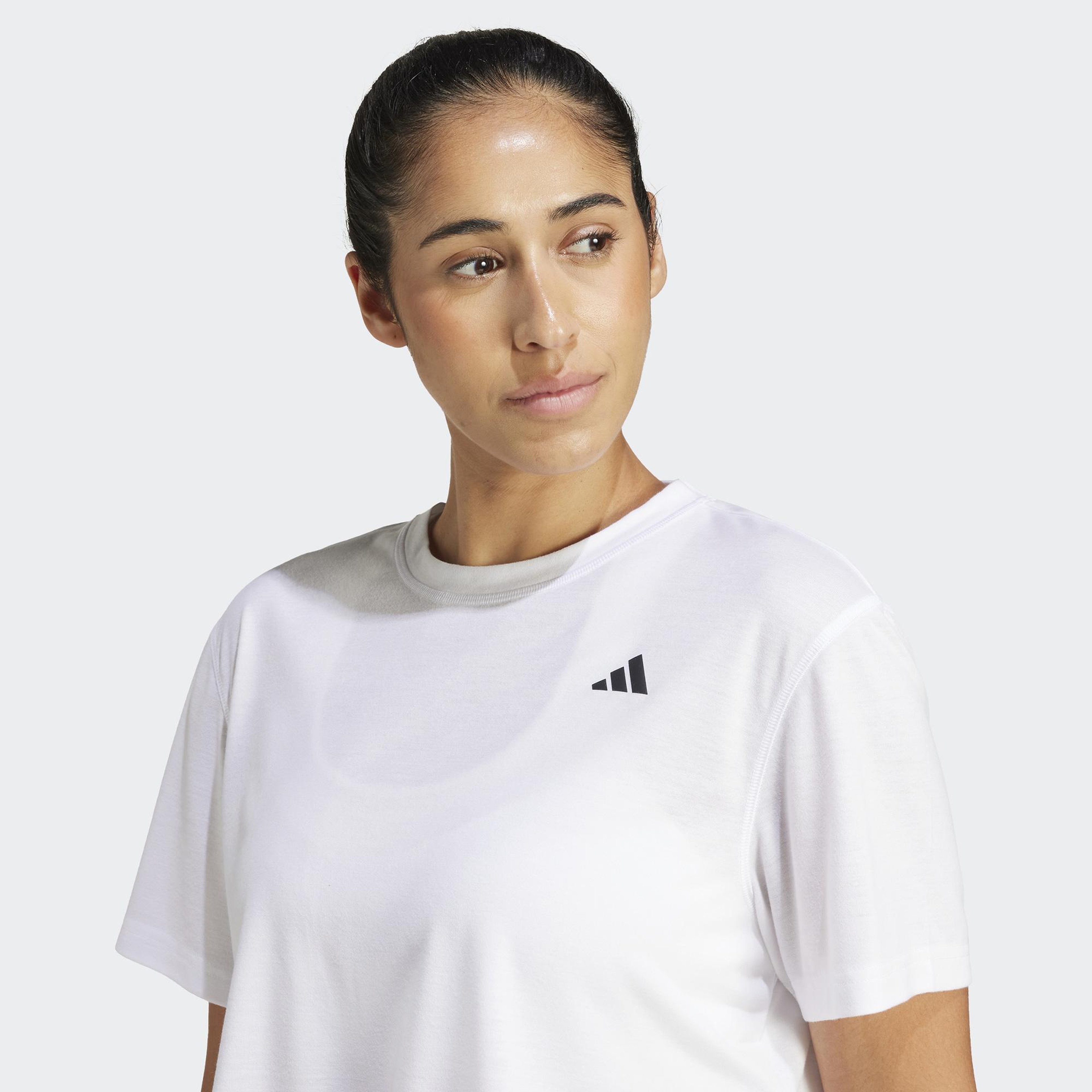 adidas Train Essentials Boxy Workout Kadın Beyaz Antrenman T-Shirt