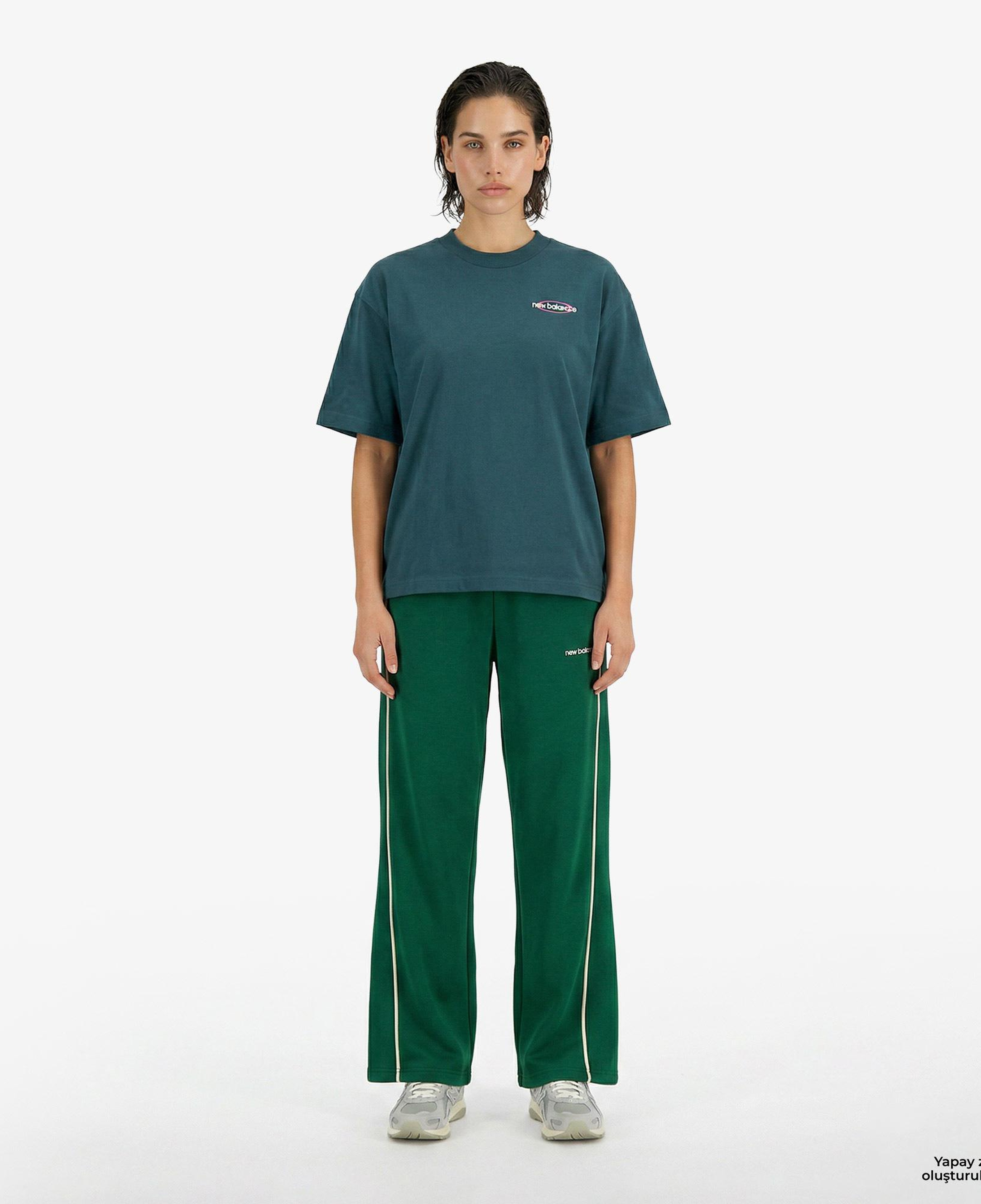 New Balance Sport Graphic Oversized Kadın Yeşil T-Shirt