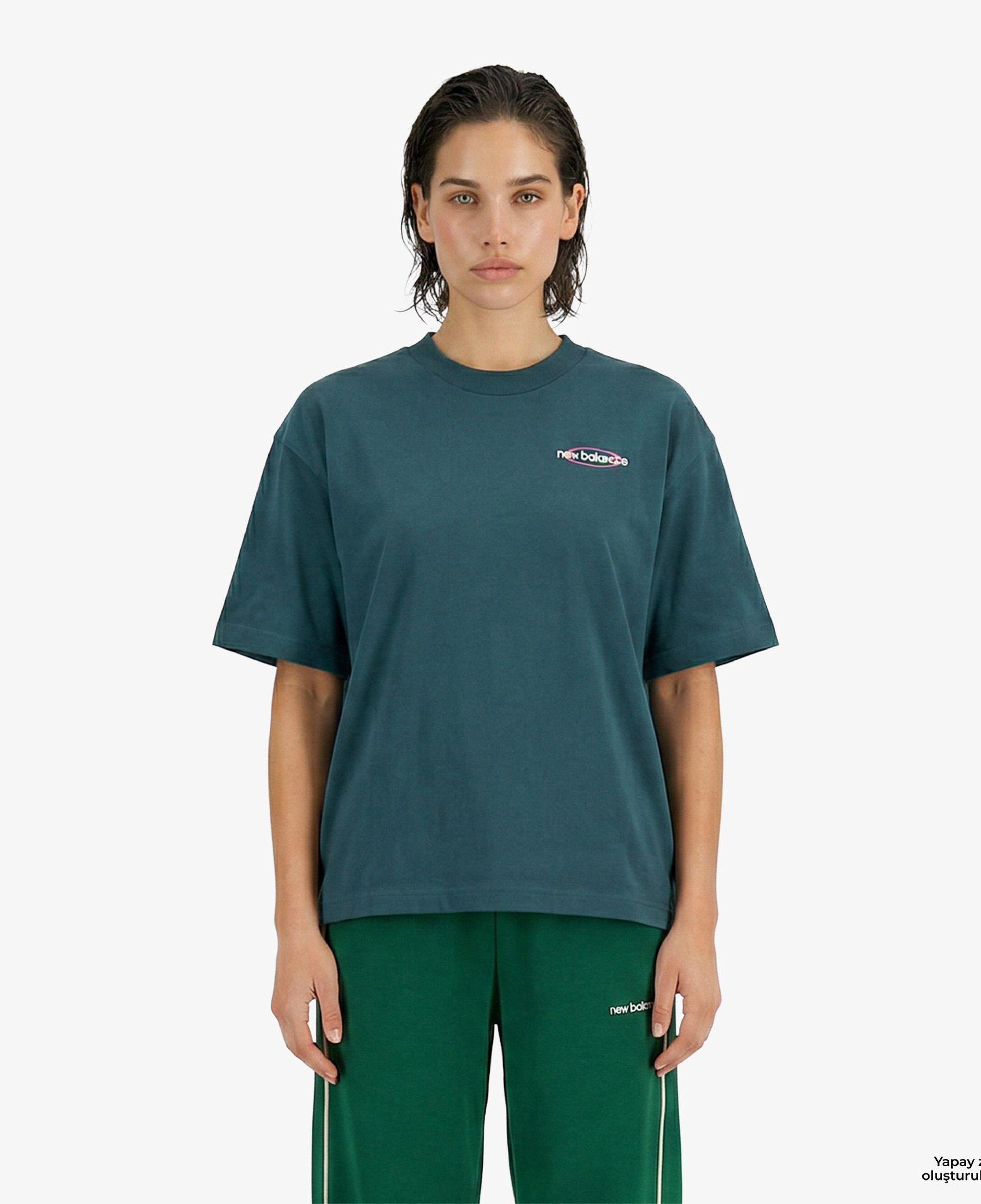 New Balance Sport Graphic Oversized Kadın Yeşil T-Shirt
