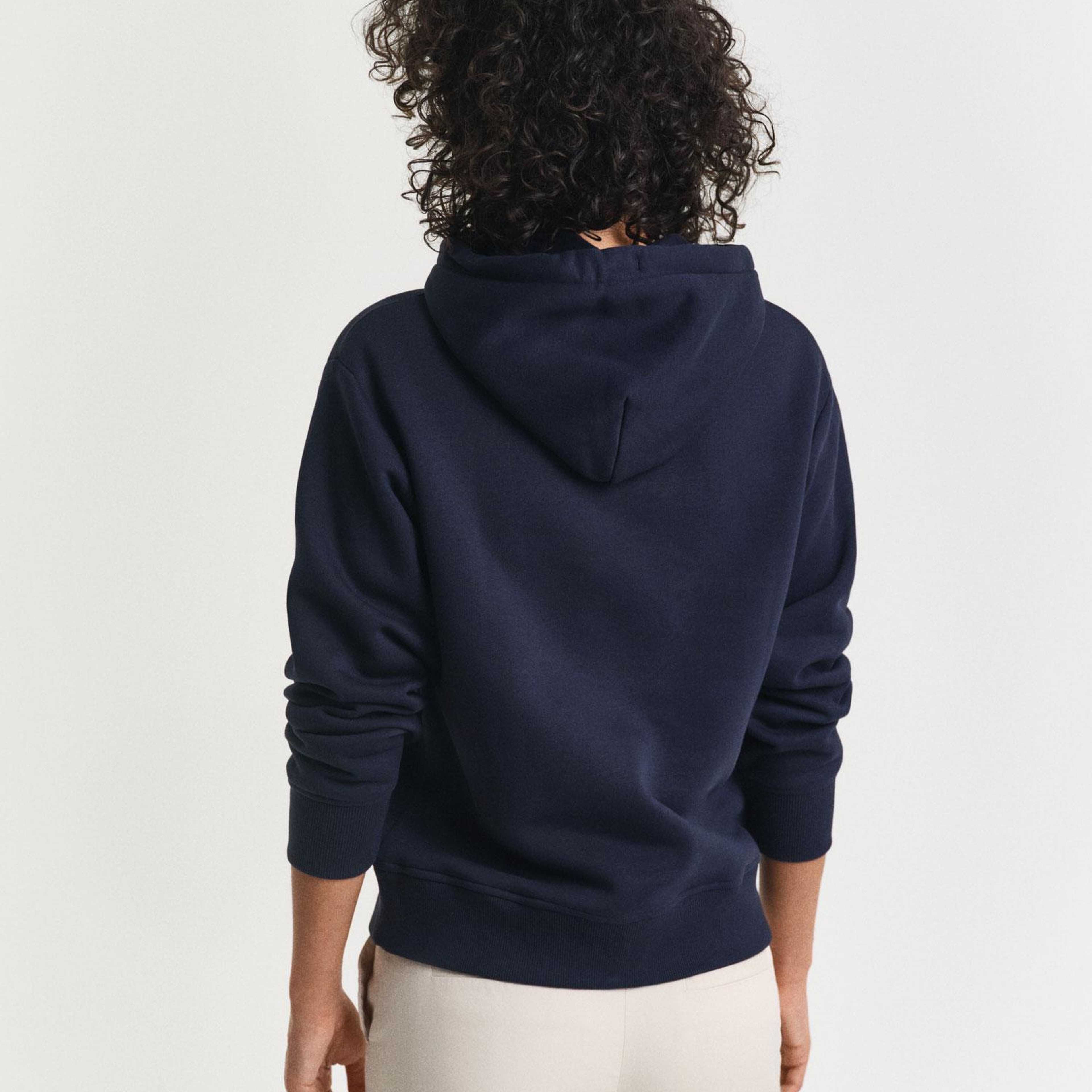 GANT Kadın Lacivert Relaxed Fit Kapüşonlu Logolu Sweatshirt
