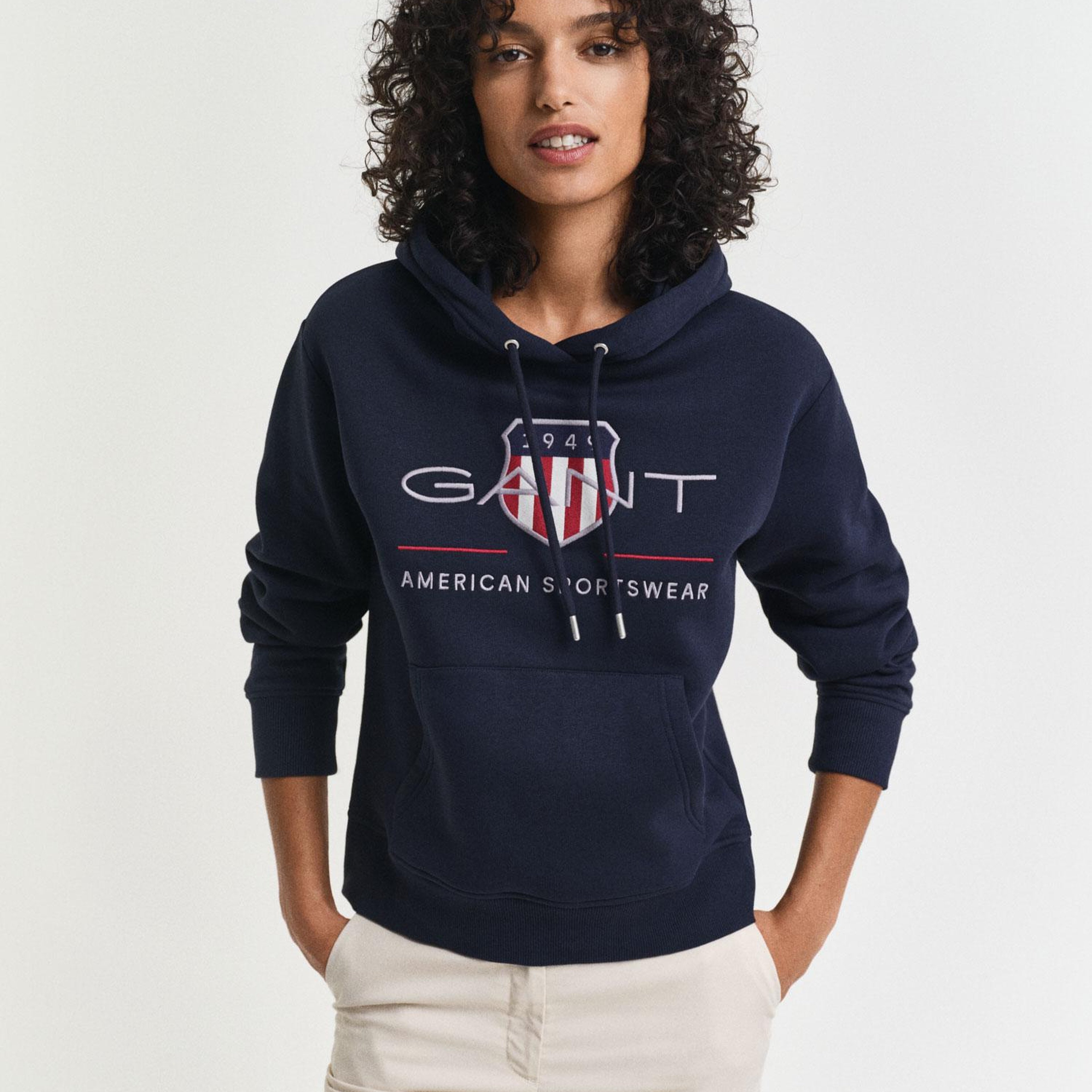 GANT Kadın Lacivert Relaxed Fit Kapüşonlu Logolu Sweatshirt