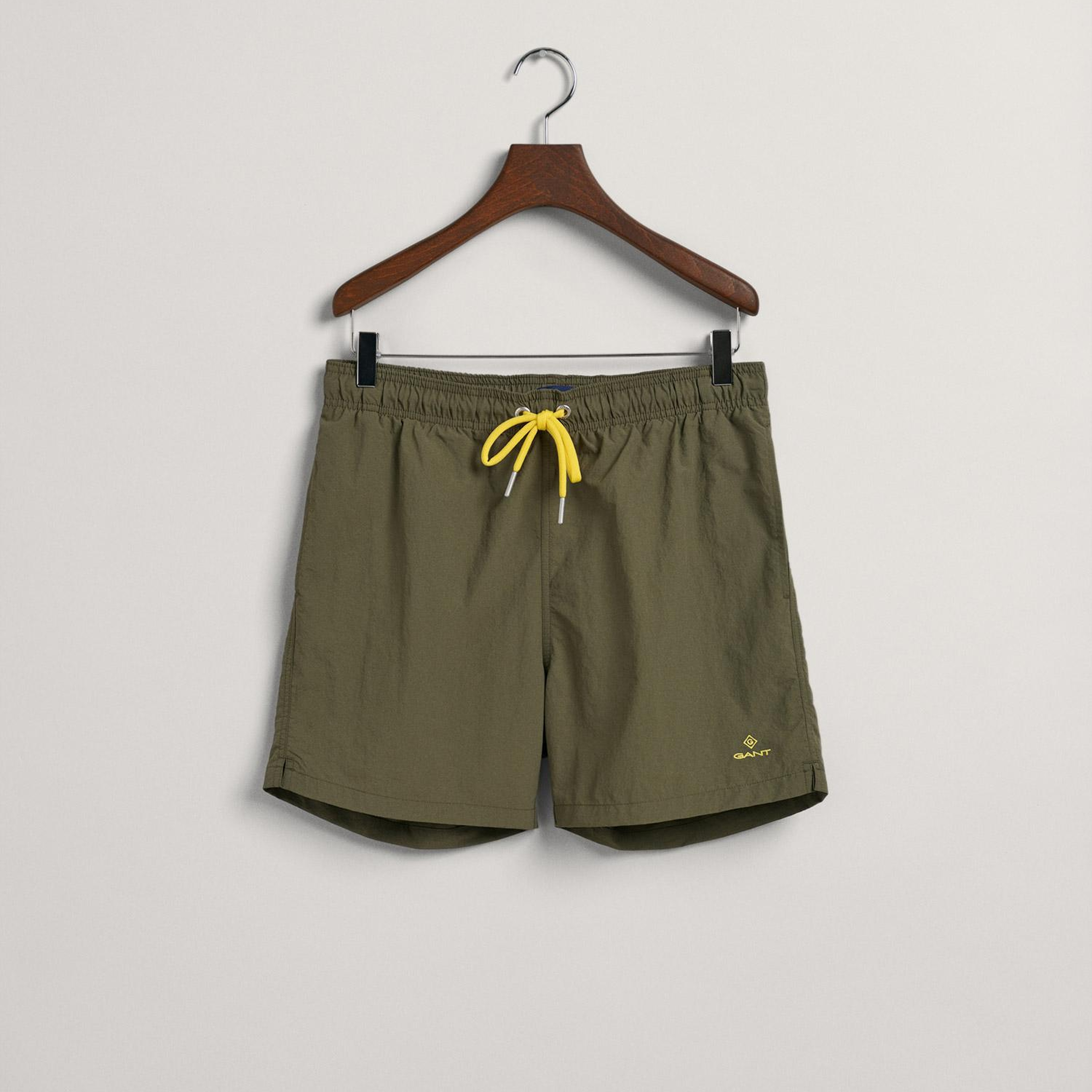 GANT Erkek Yeşil Classic Fit Deniz Şortu