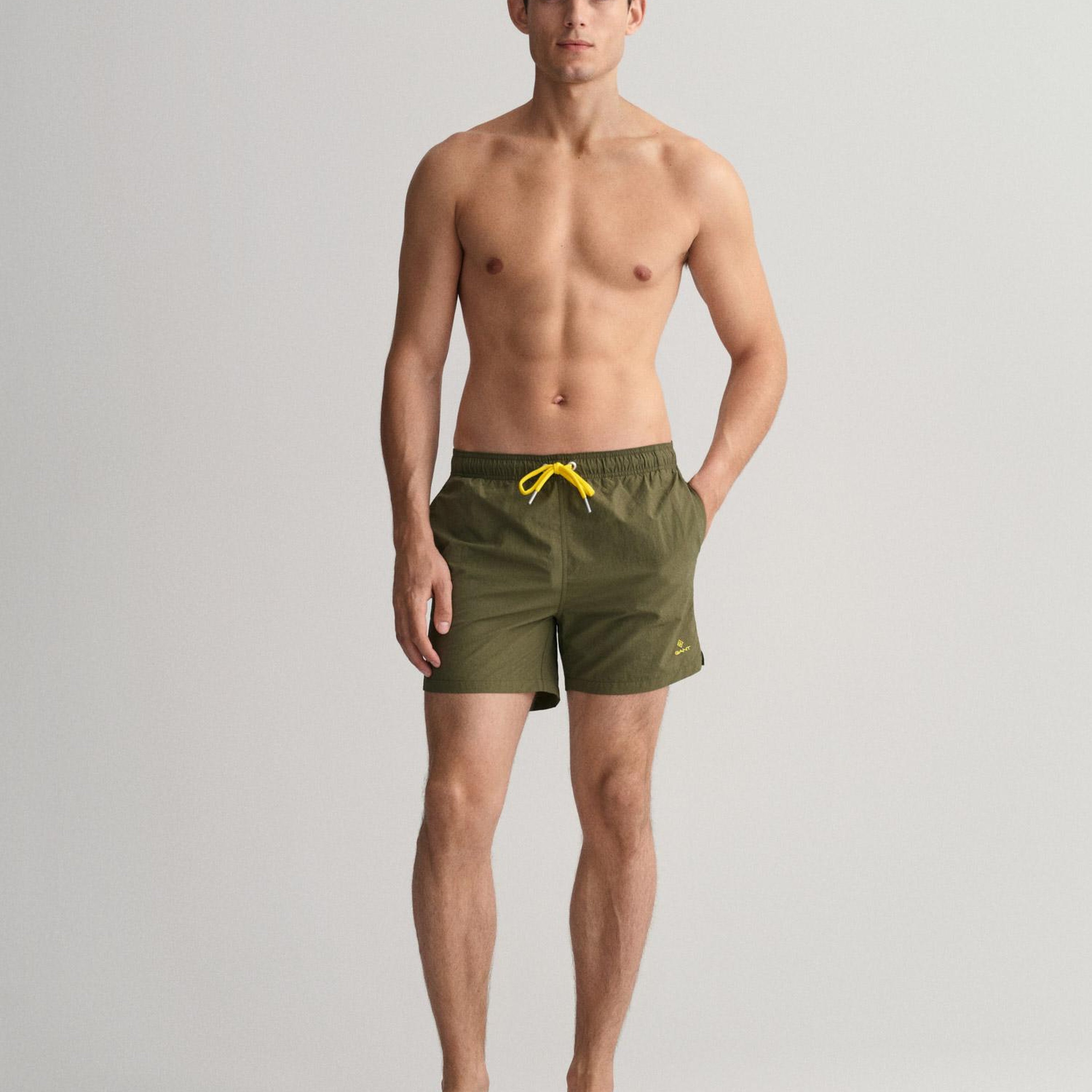 GANT Erkek Yeşil Classic Fit Deniz Şortu