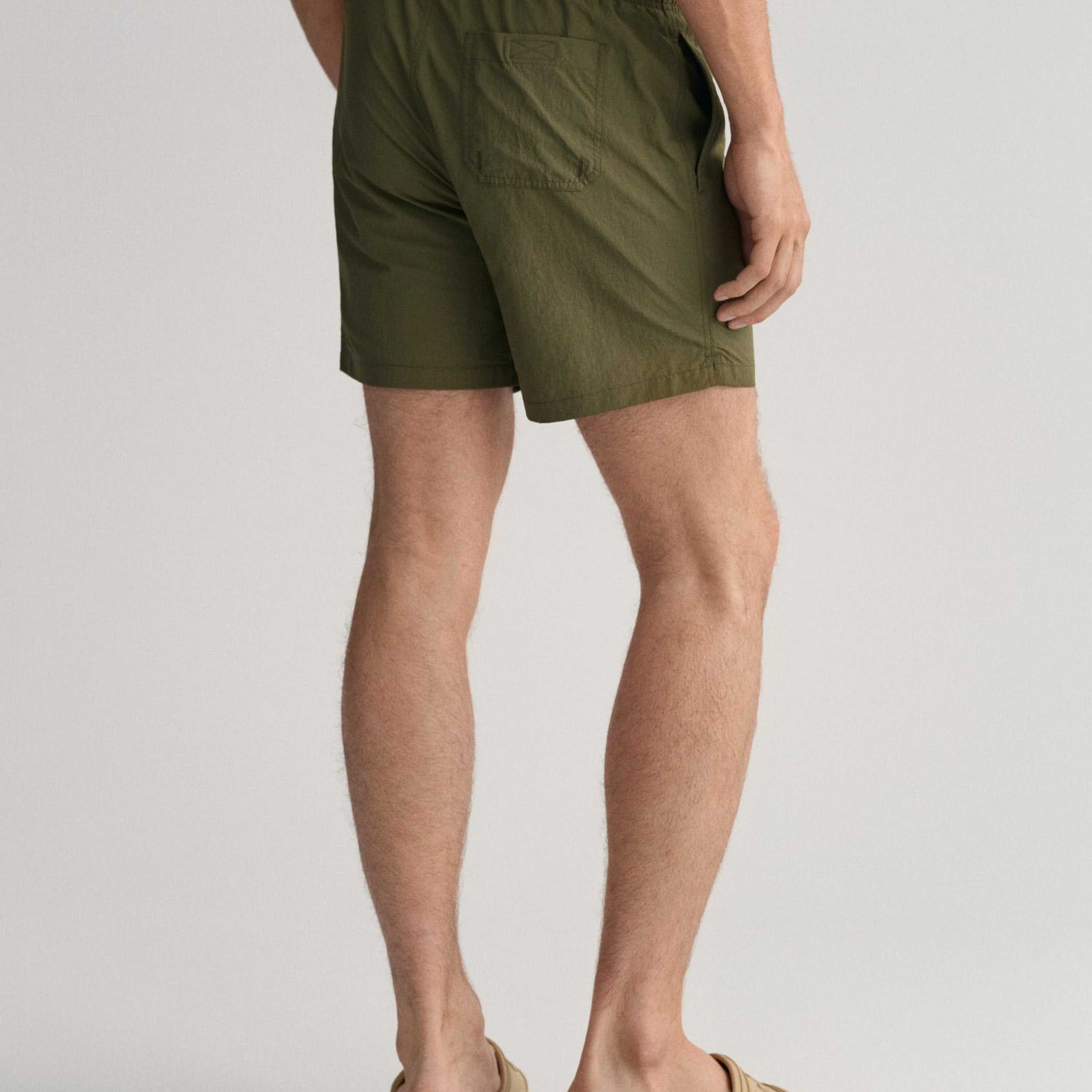 GANT Erkek Yeşil Classic Fit Deniz Şortu