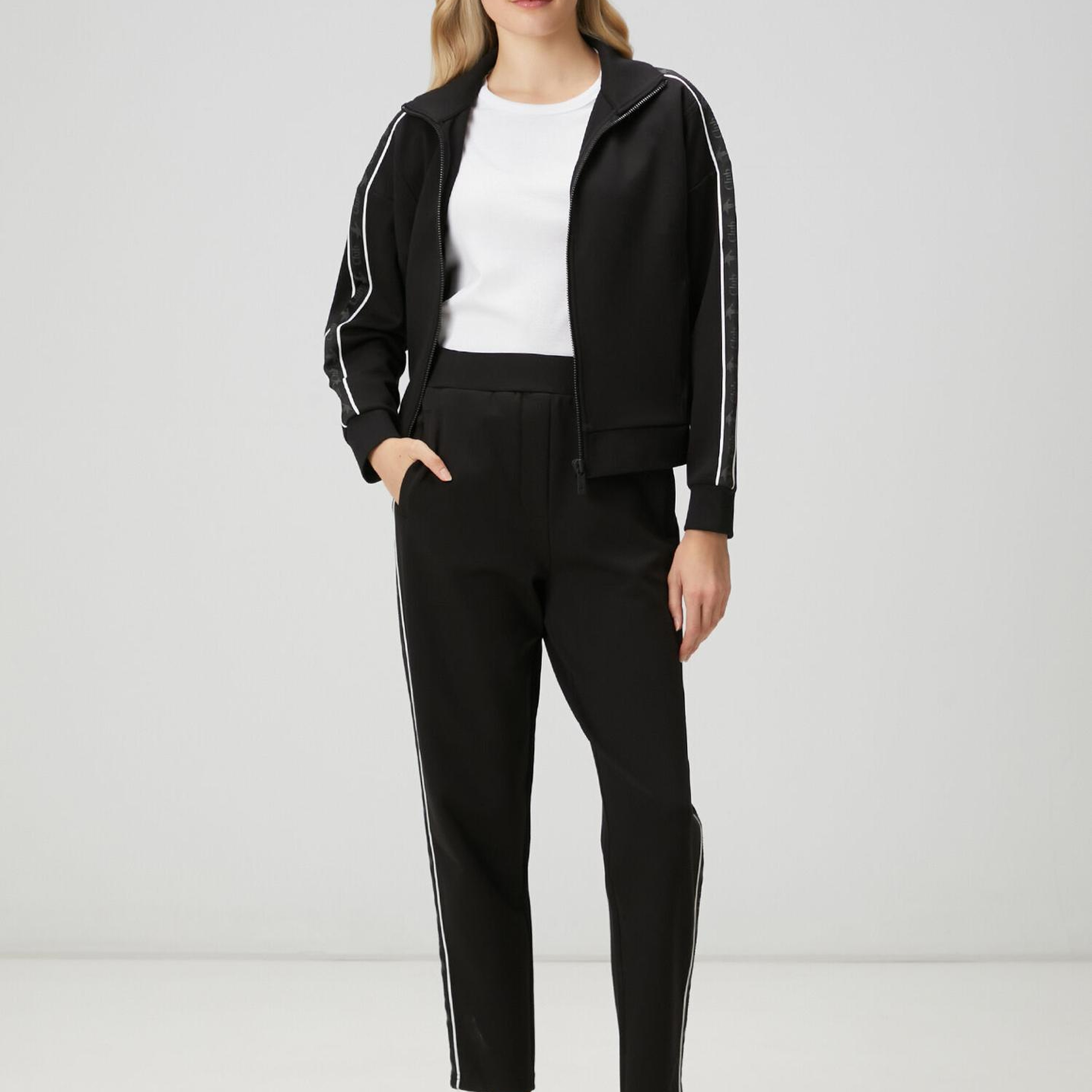 Beymen Club Kadın Siyah Club Şeritli Havuç Formlu Jogger Pantolon