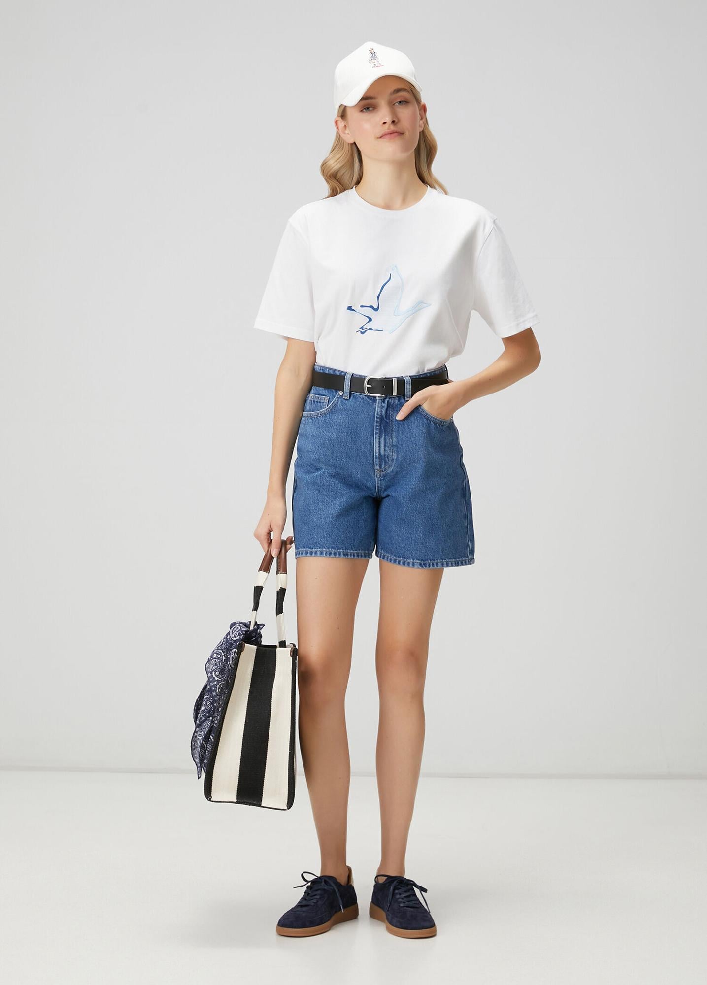 Beymen Club Kadın Kırık Beyaz Mavi Logolu T-shirt