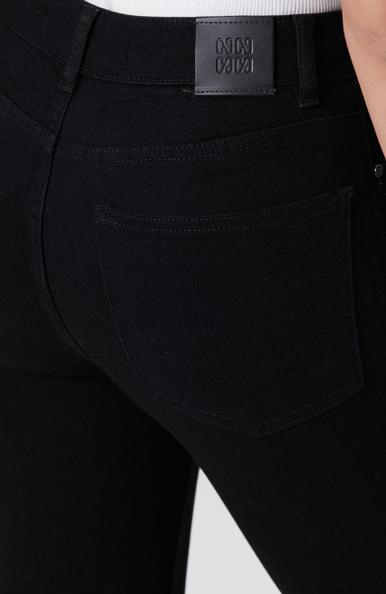Network Kadın Siyah Kesik Paça Detaylı Taş Baskı Denim Pantolon