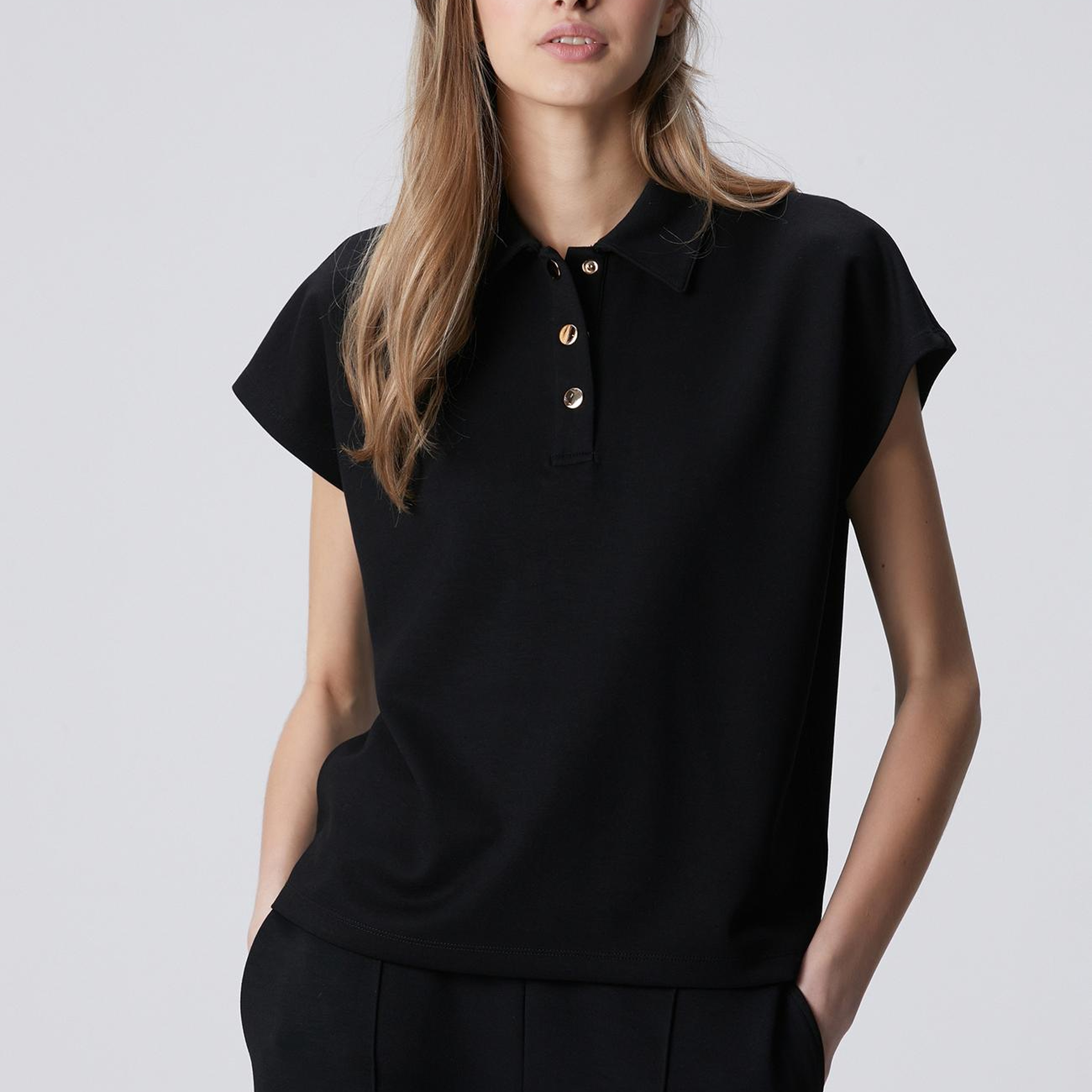 Network Kadın Siyah Polo Yaka Çıtçıt Detaylı Kısa Kol Sweatshirt