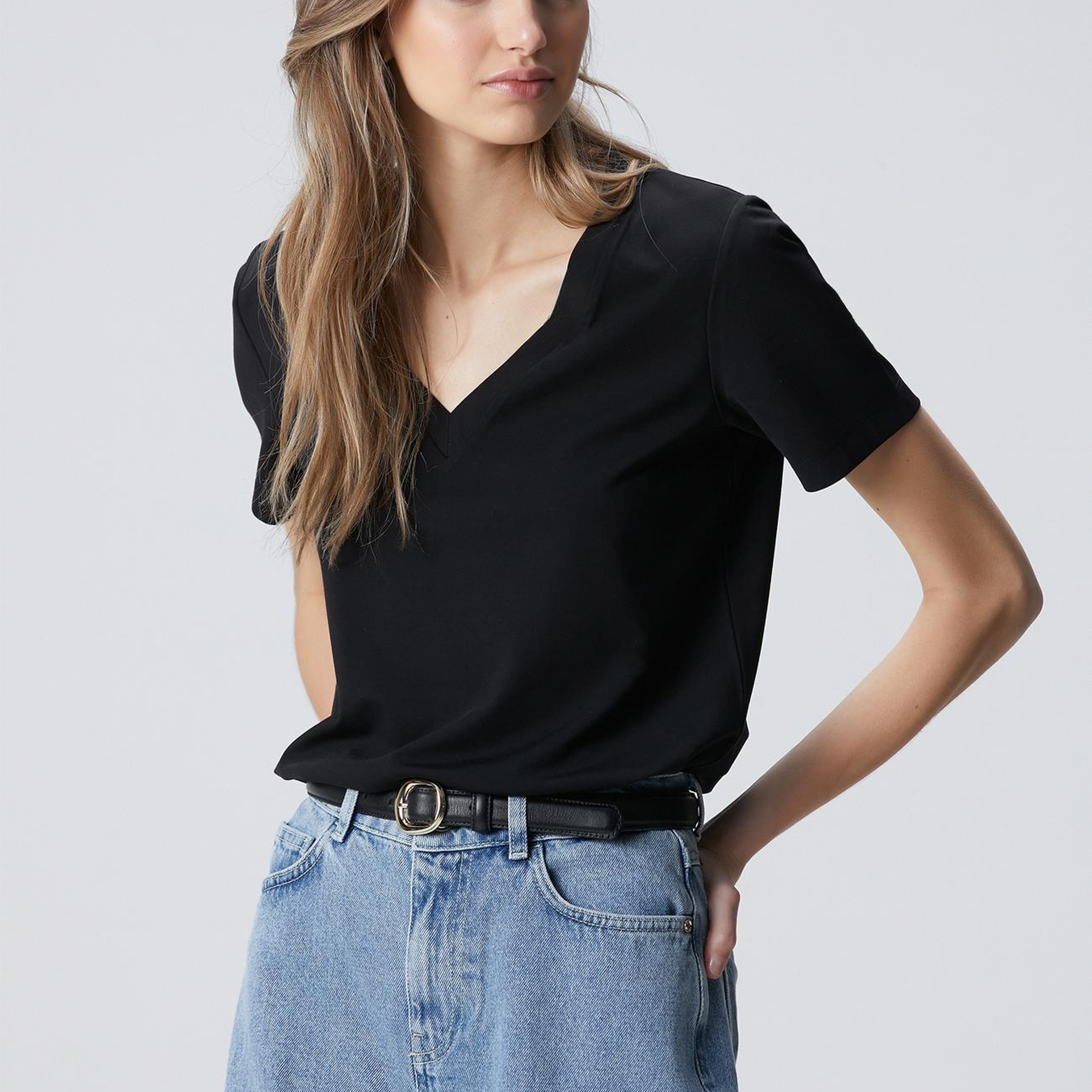 Network Kadın Siyah V Yaka Basic T-shirt