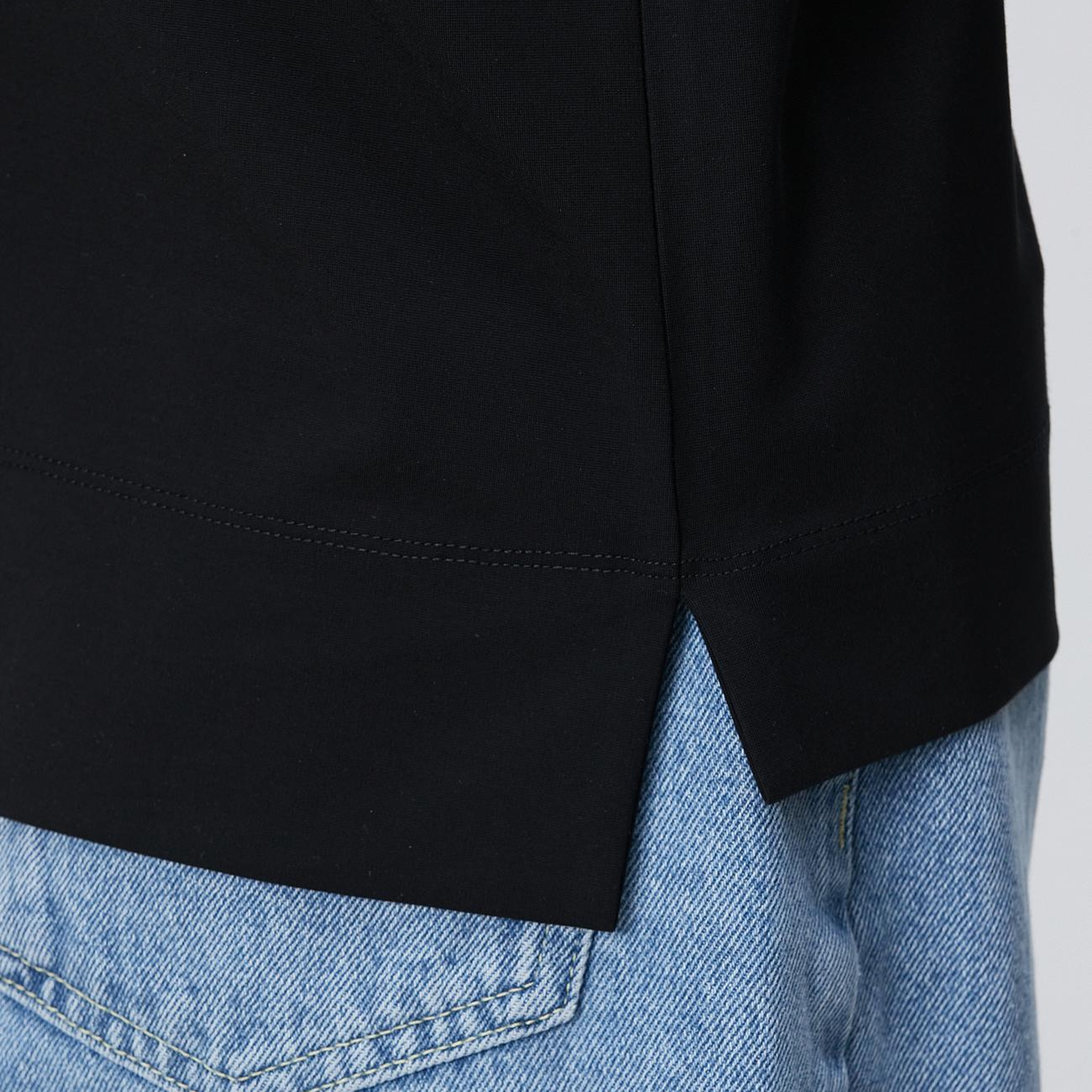 Network Kadın Siyah V Yaka Basic T-shirt