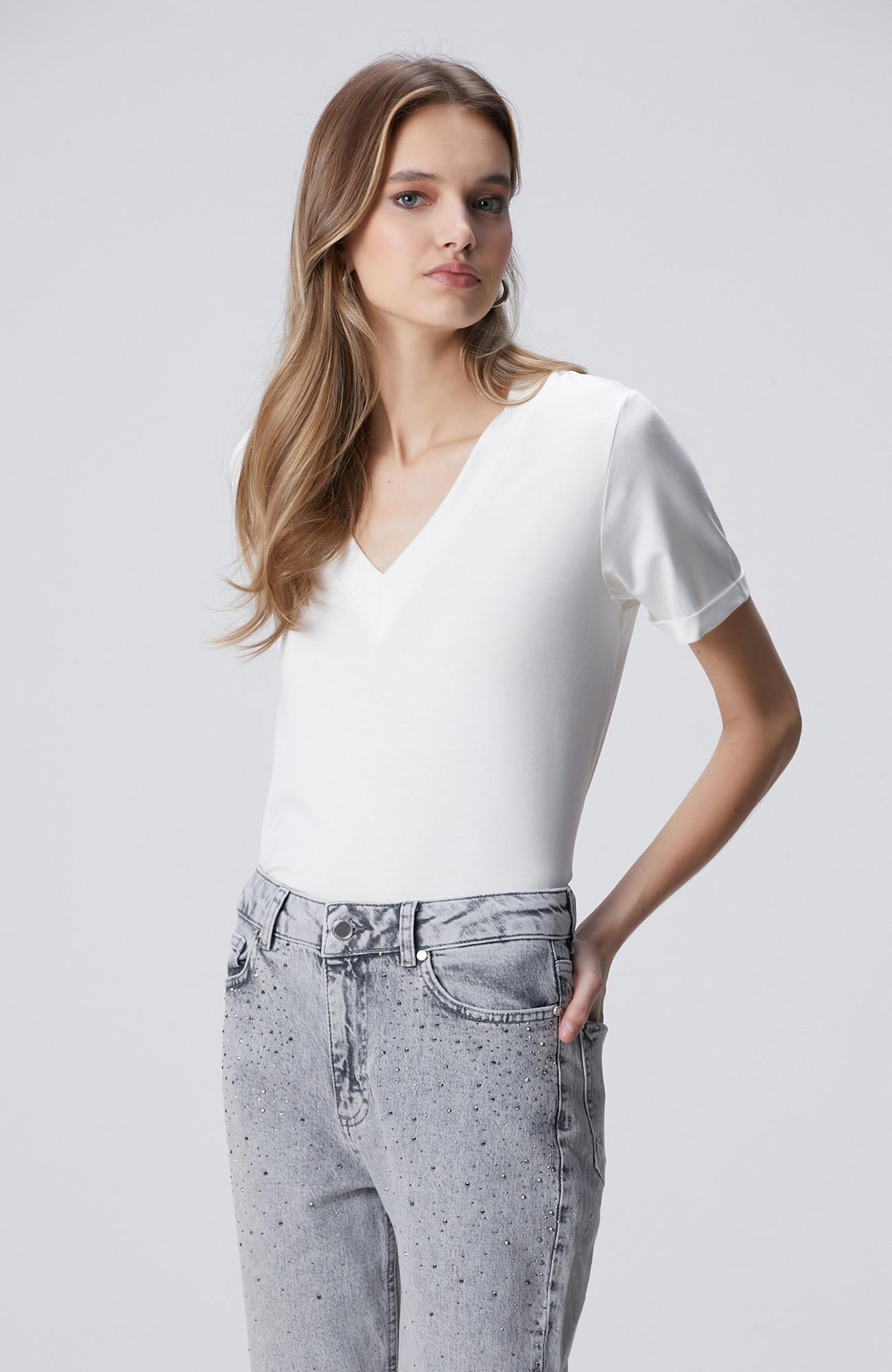 Network Kadın Kırık Beyaz Kol Katlama Detaylı Basic T-shirt
