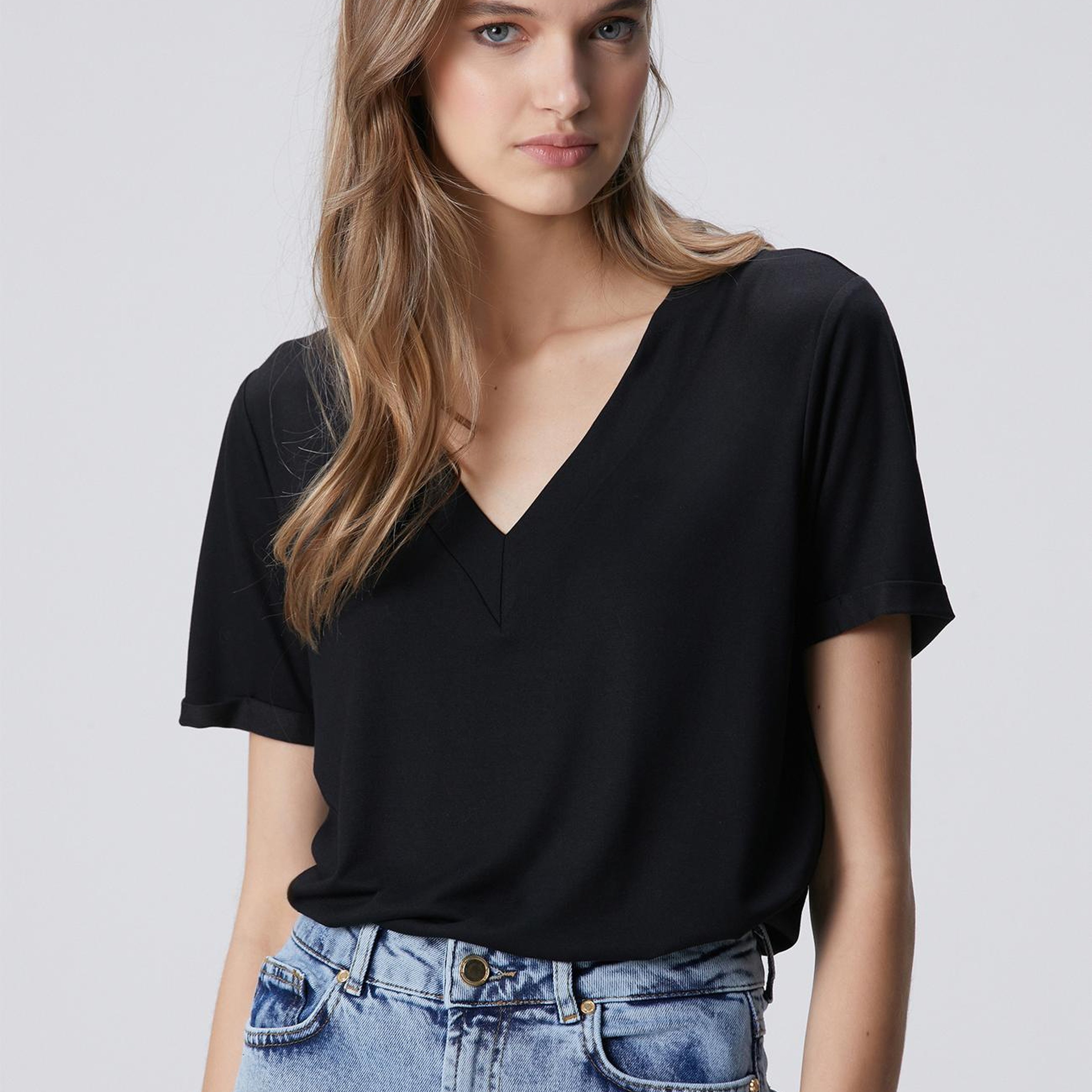 Network Kadın Siyah Kol Katlama Detaylı Basic T-shirt