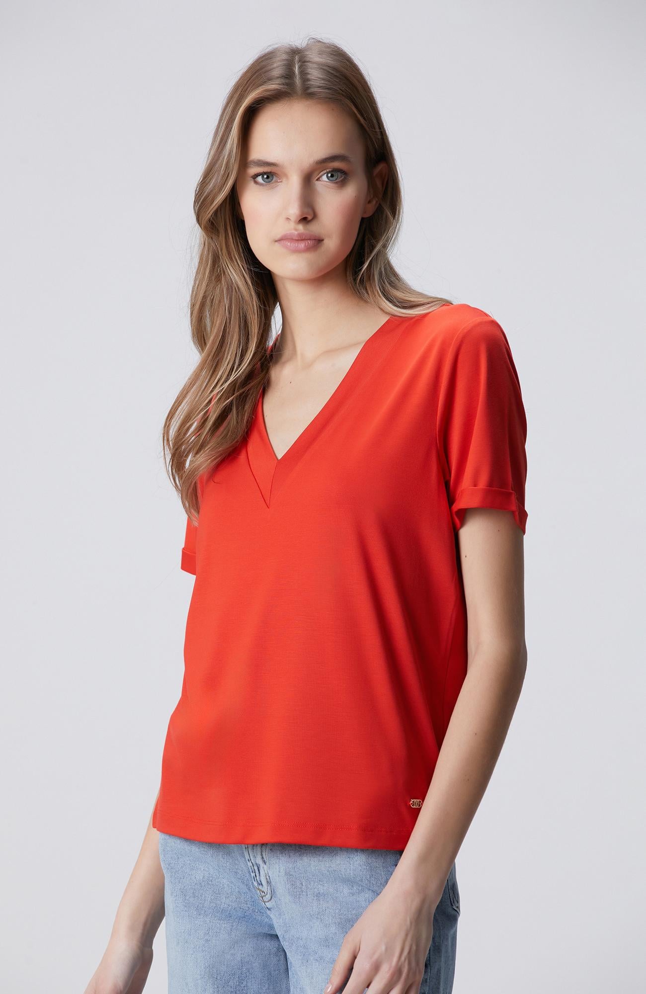 Network Kadın Kırmızı Kol Katlama Detaylı Basic T-shirt