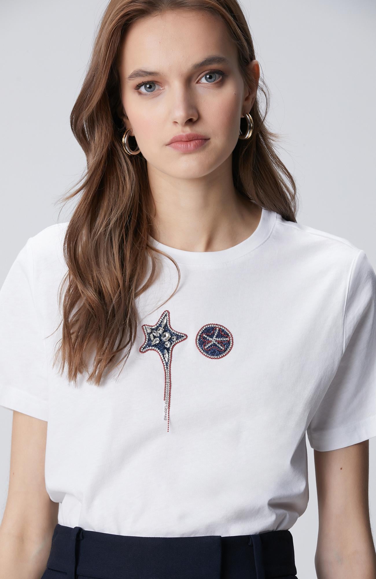 Network Kadın Beyaz Yıldız İşlemeli Arma Detaylı T-shirt