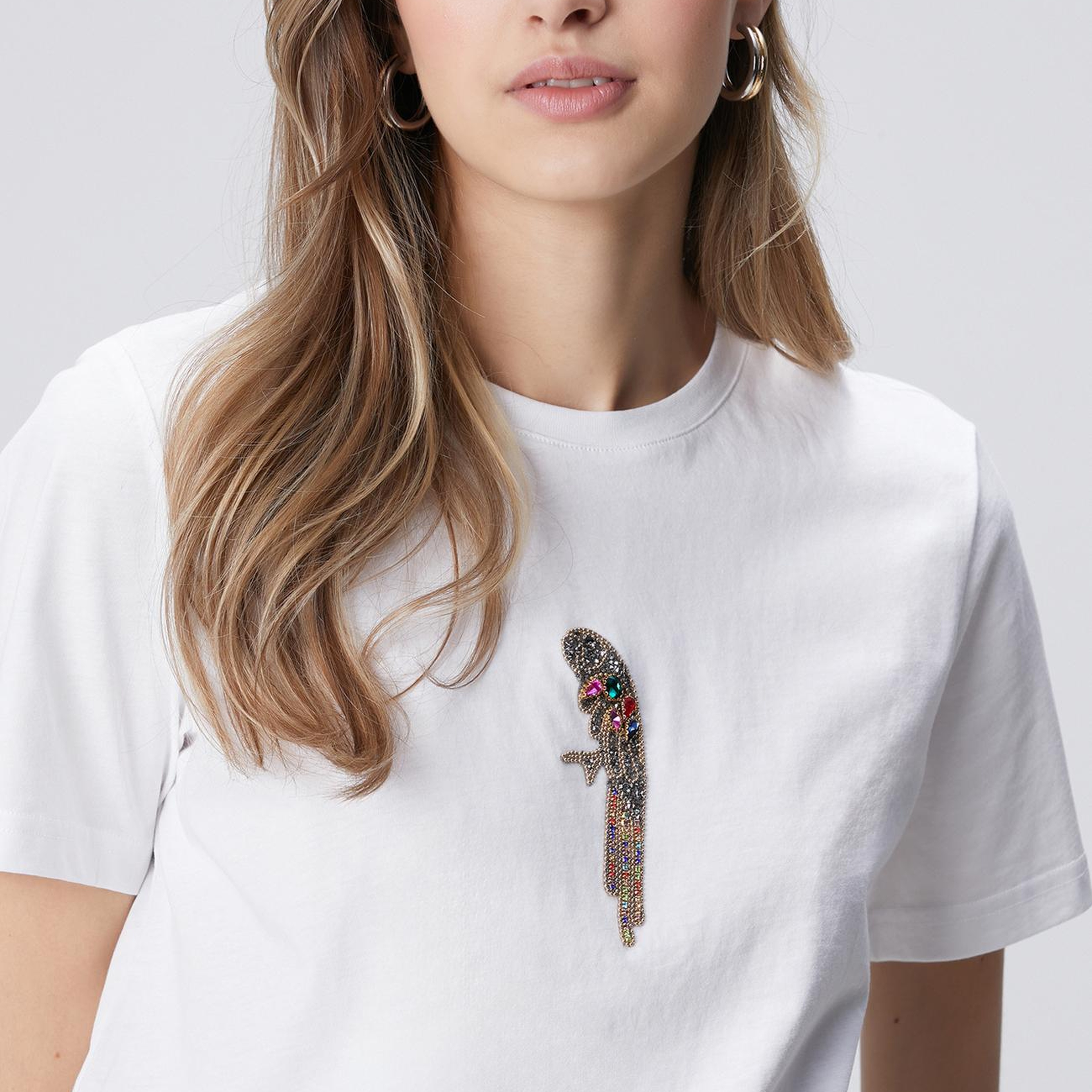 Network Kadın Beyaz Taşlı Papağan Figürlü T-shirt