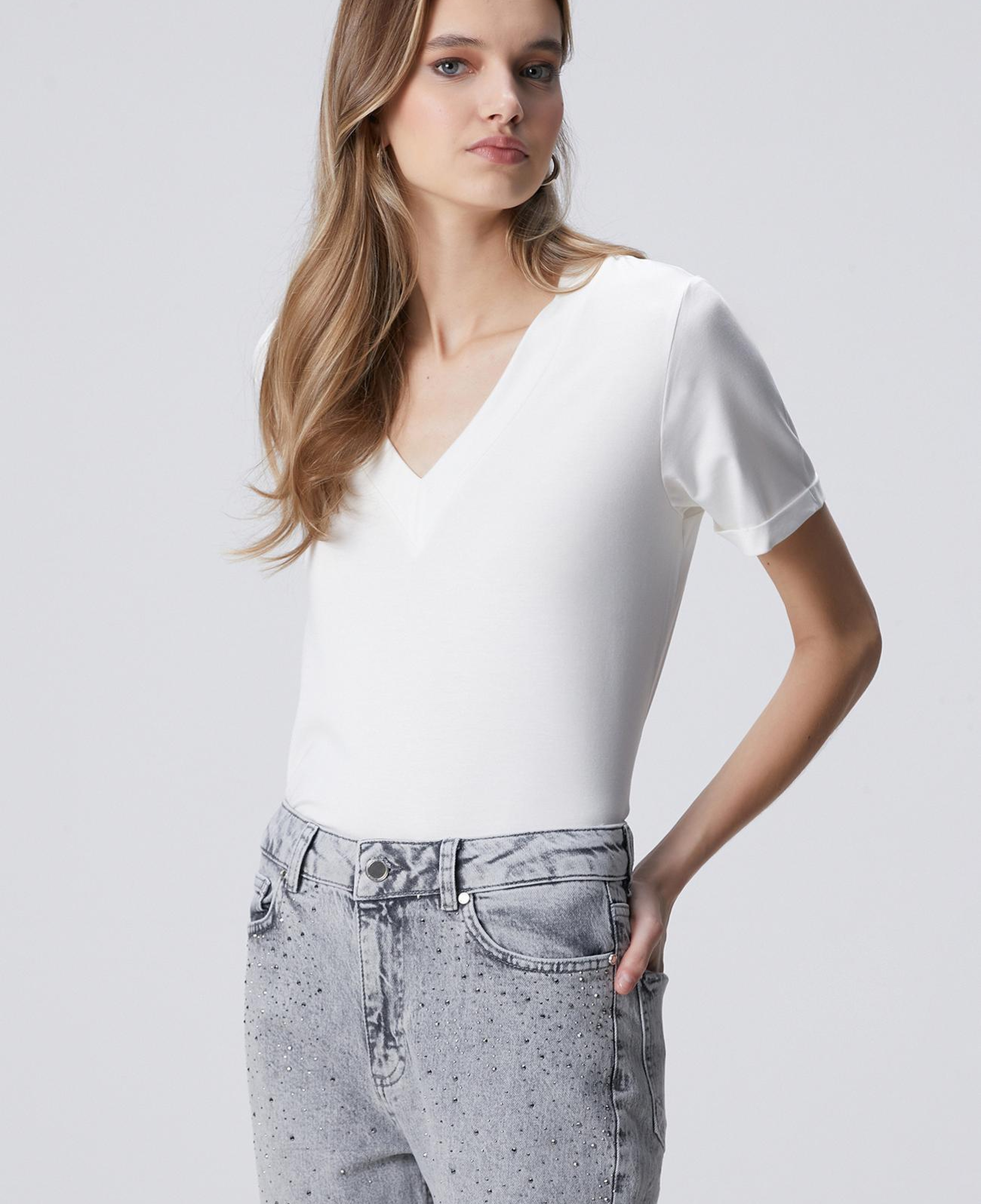 Network Kadın Kırık Beyaz Kol Katlama Detaylı Basic T-shirt