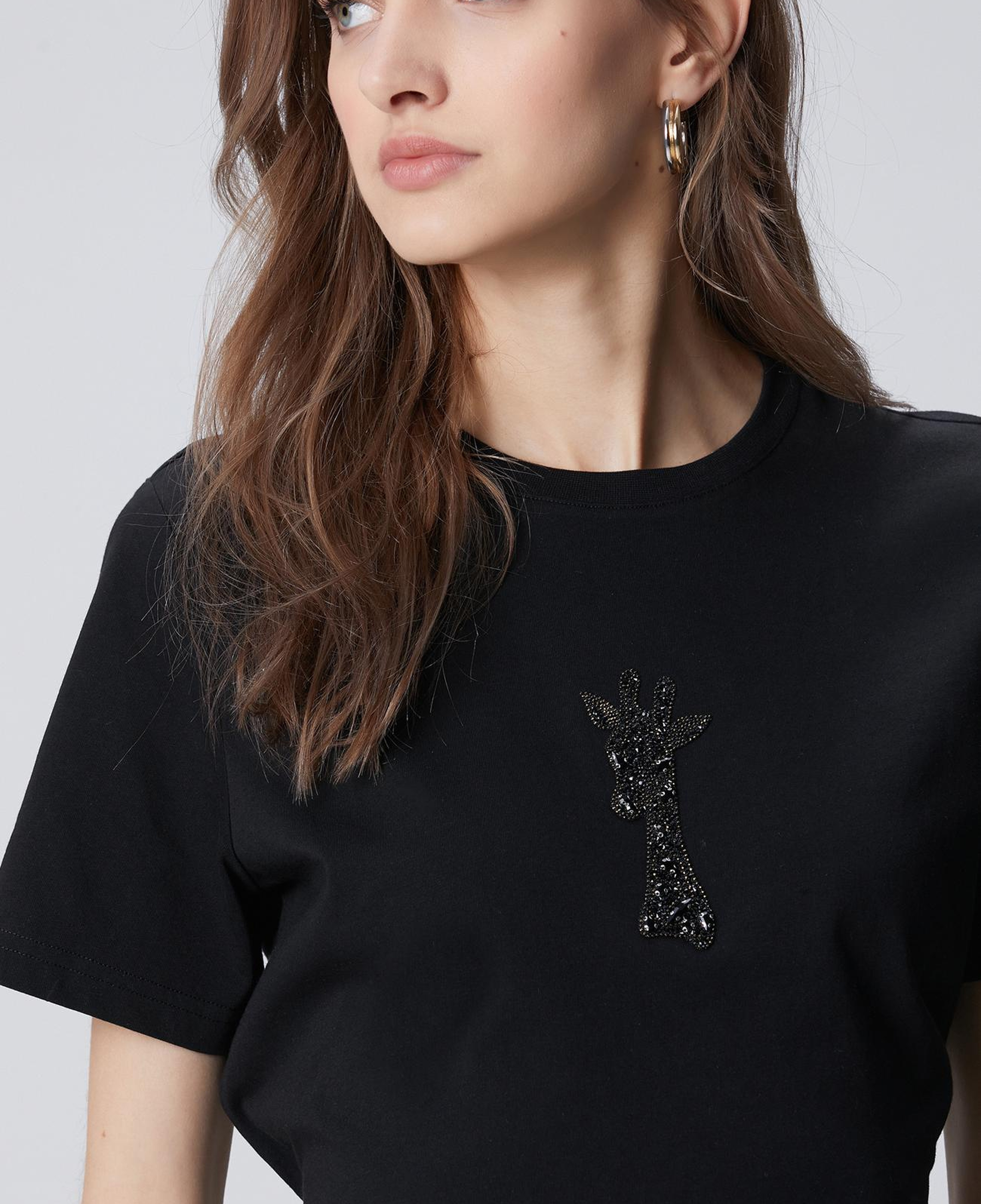 Network Kadın Siyah Taşlı Zürafa Figürlü T-shirt