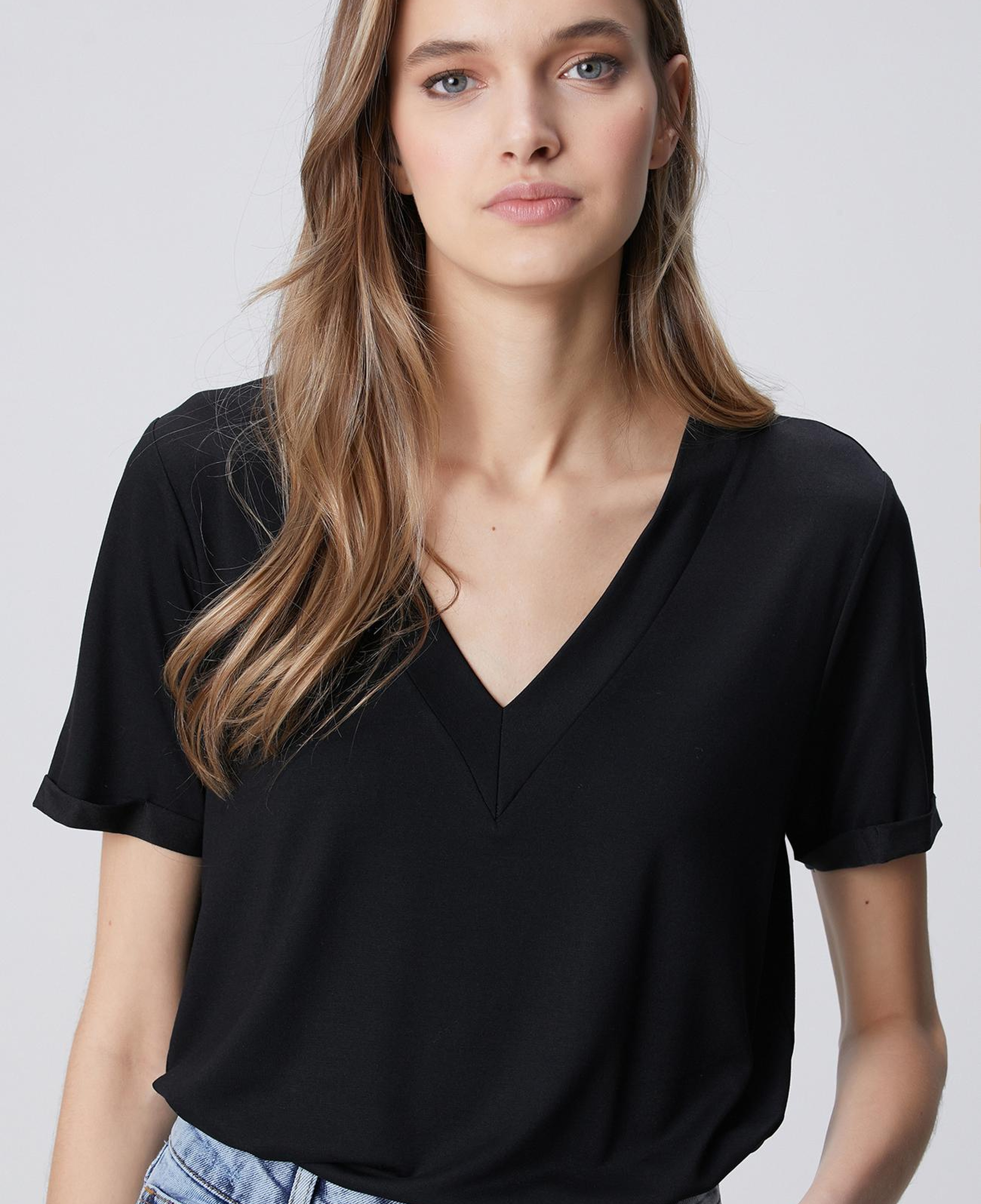 Network Kadın Siyah Kol Katlama Detaylı Basic T-shirt