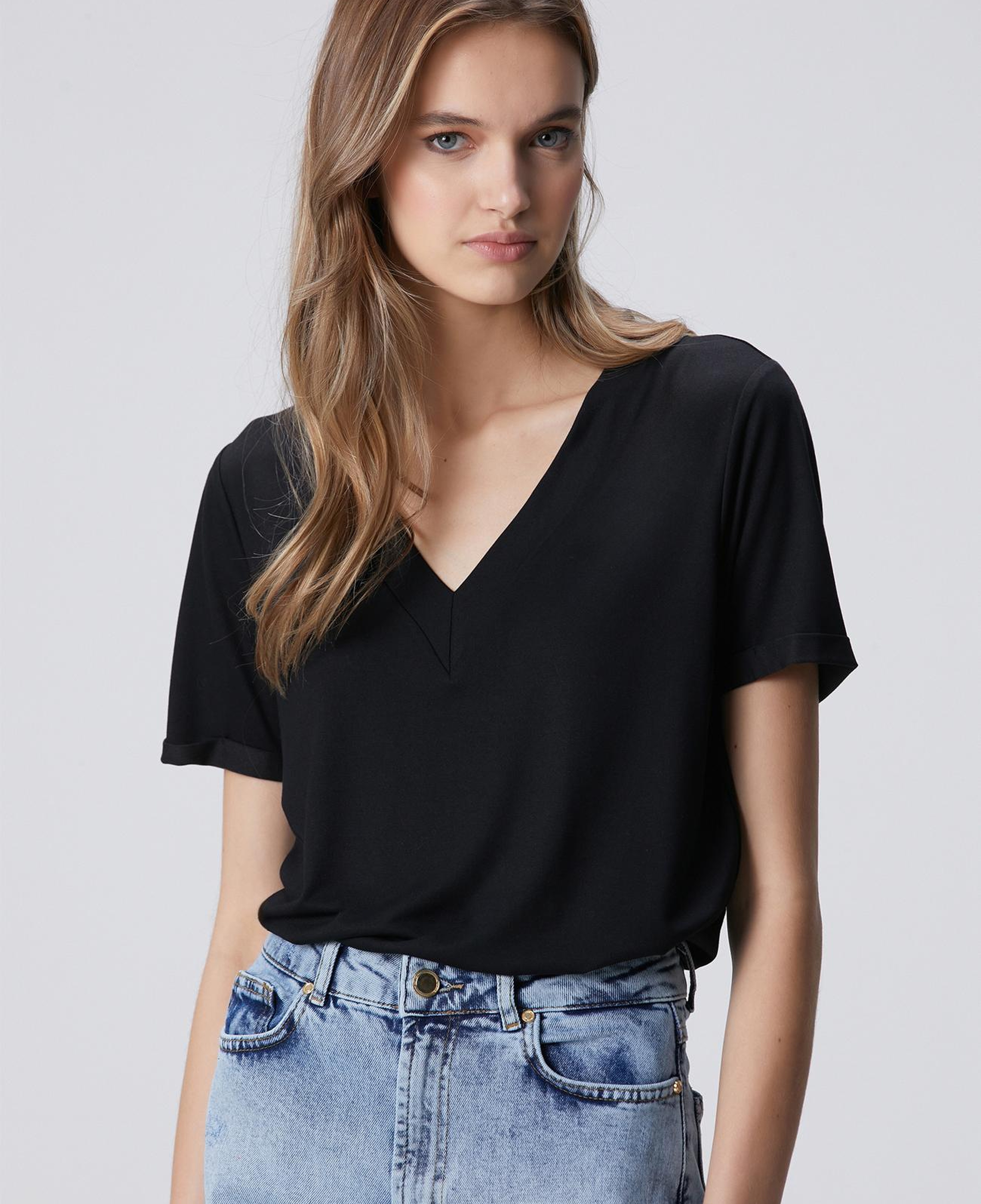 Network Kadın Siyah Kol Katlama Detaylı Basic T-shirt