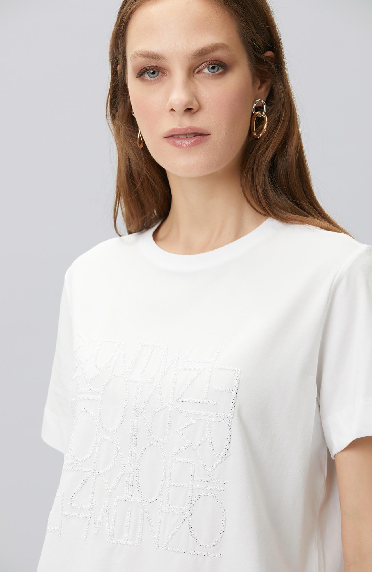 Network Kadın Beyaz Nakış Detaylı T-shirt