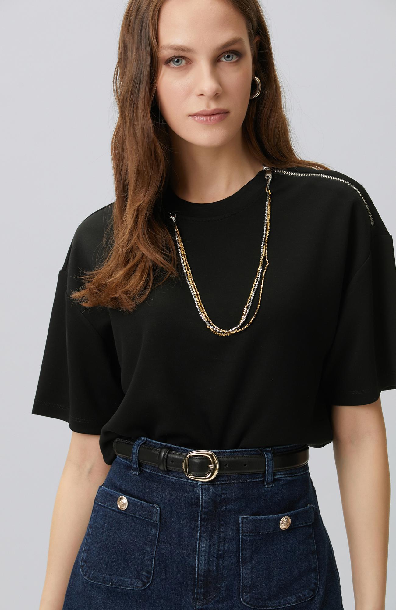 Network Kadın Siyah Yaka Zincir Detaylı T-shirt